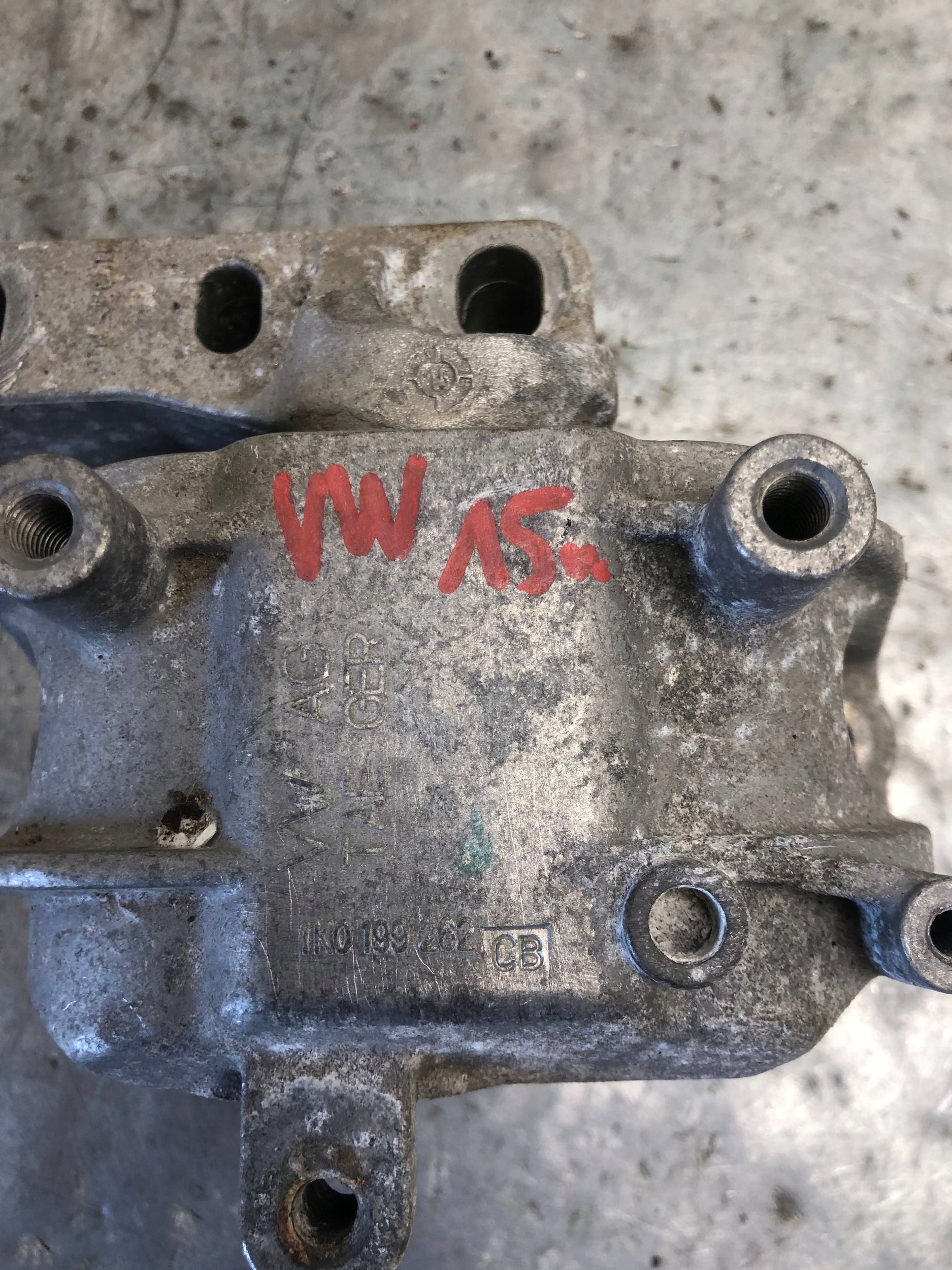 holder engine mount VW AUDI 1K0199262CB