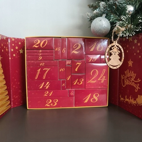 KALENDARZ ADWENTOWY DLA KOBIETY GADŻETY NA PREZENT Marka bez marki