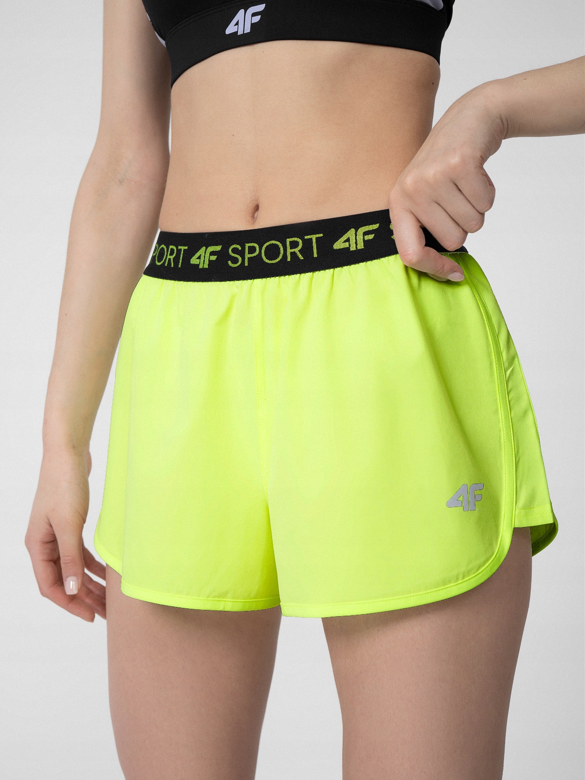 Spodenki do biegania fitness 4F H4L22-SKDF010 roz. Xs