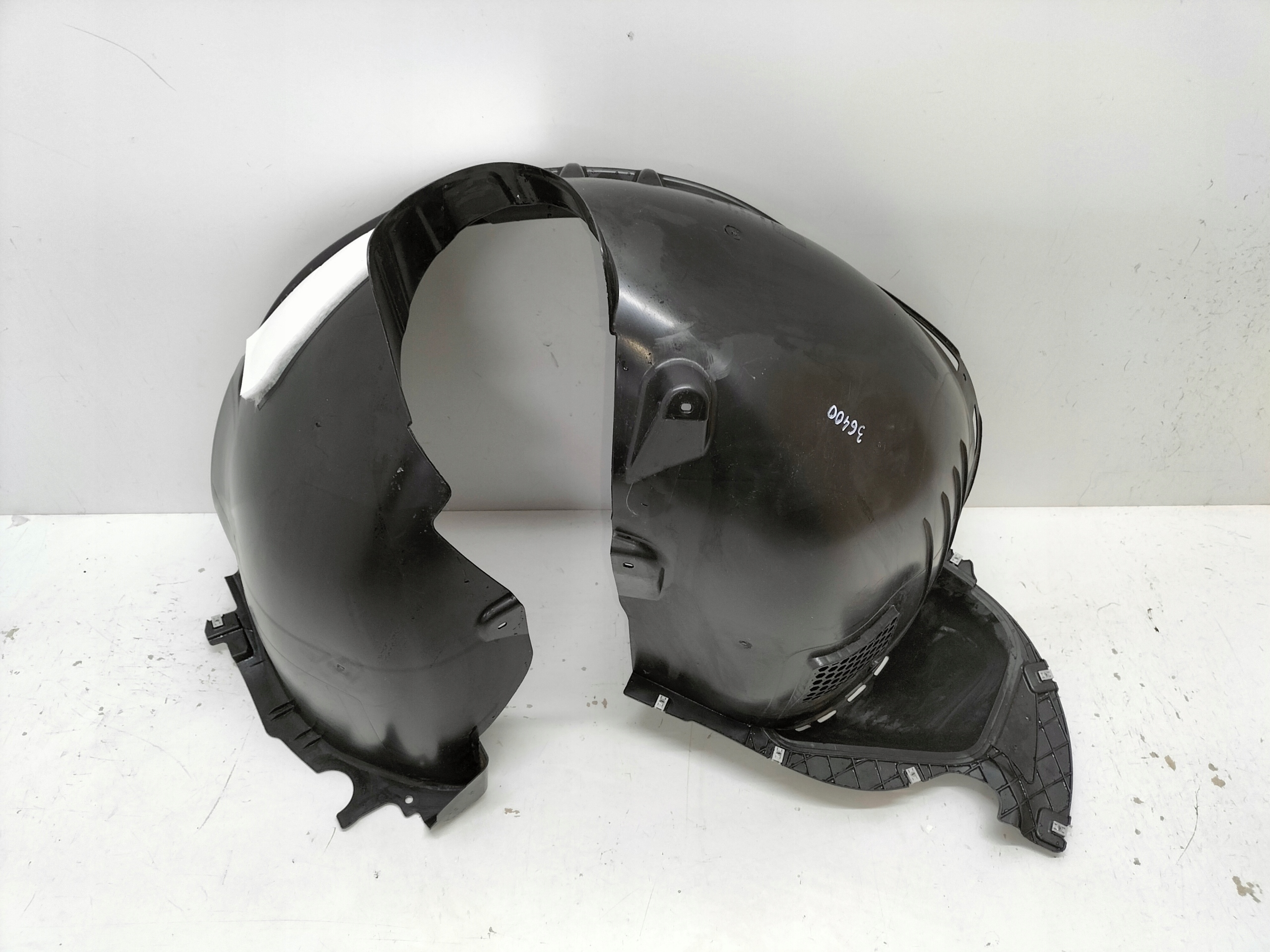mudguard front front left VW TIGUAN III 24
