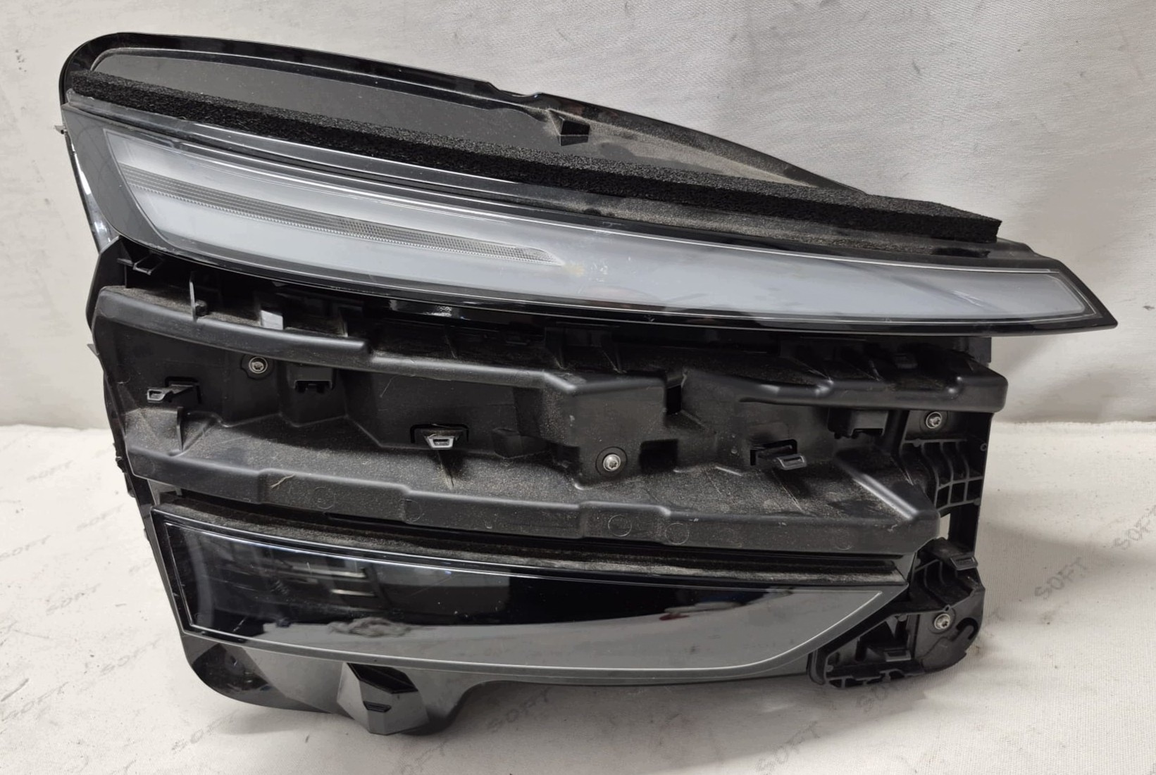 TESLA Y LIFT JUNIPER 25- light right front front FULL LED 1918351-00-D