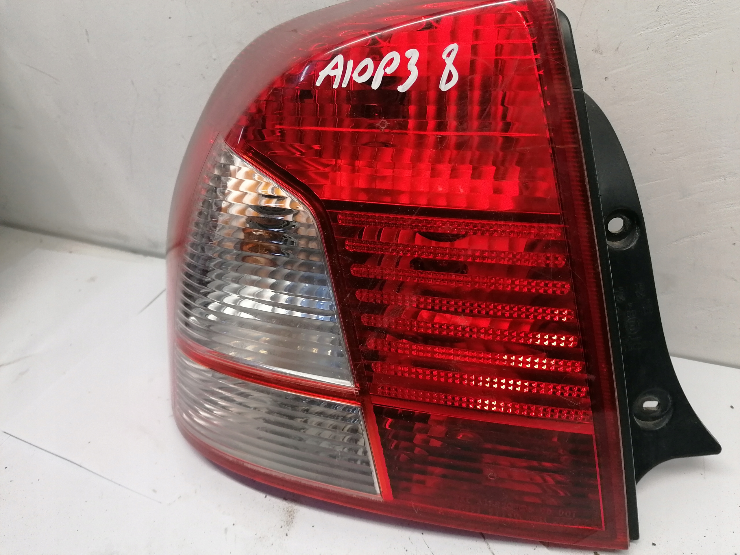 light left rear KIA SHUMA II sedan