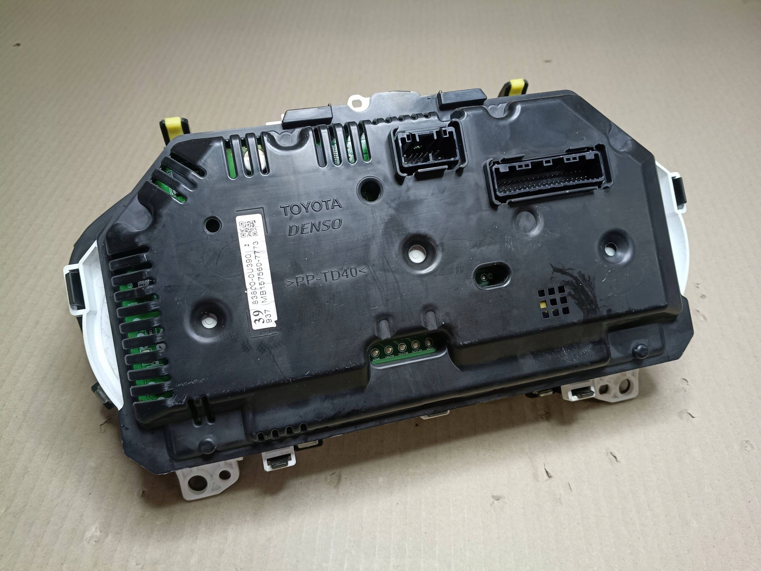dials dials Toyota Yaris 83800-0U390