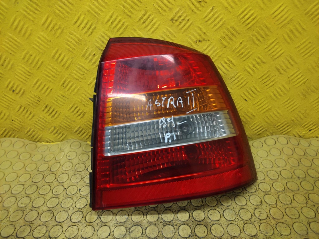 OPEL ASTRA G light right rear part 90521544