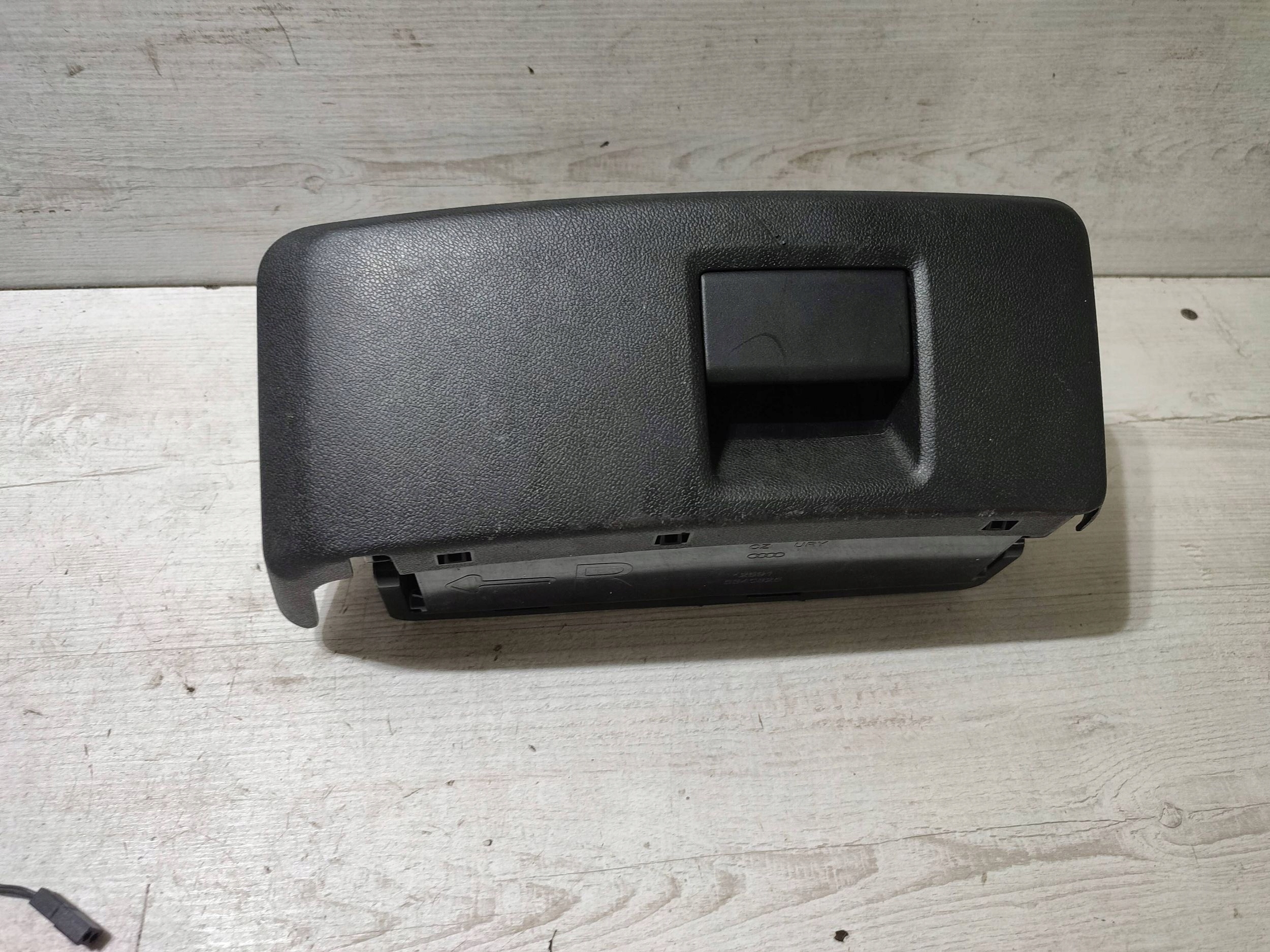 Seat Arona 2019 front side right passenger compartment seat