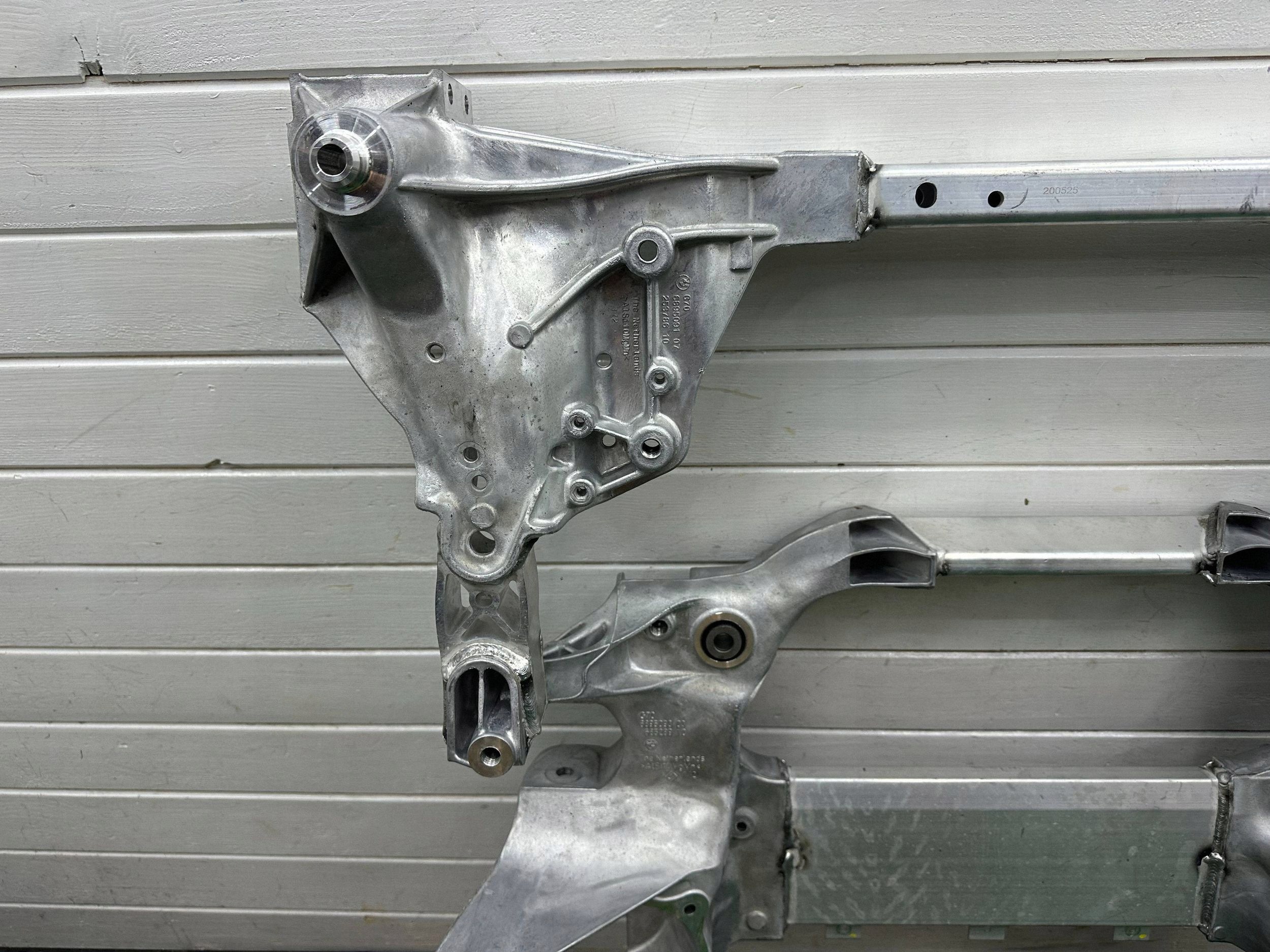 axle beam front BMW 7 G70 8869235