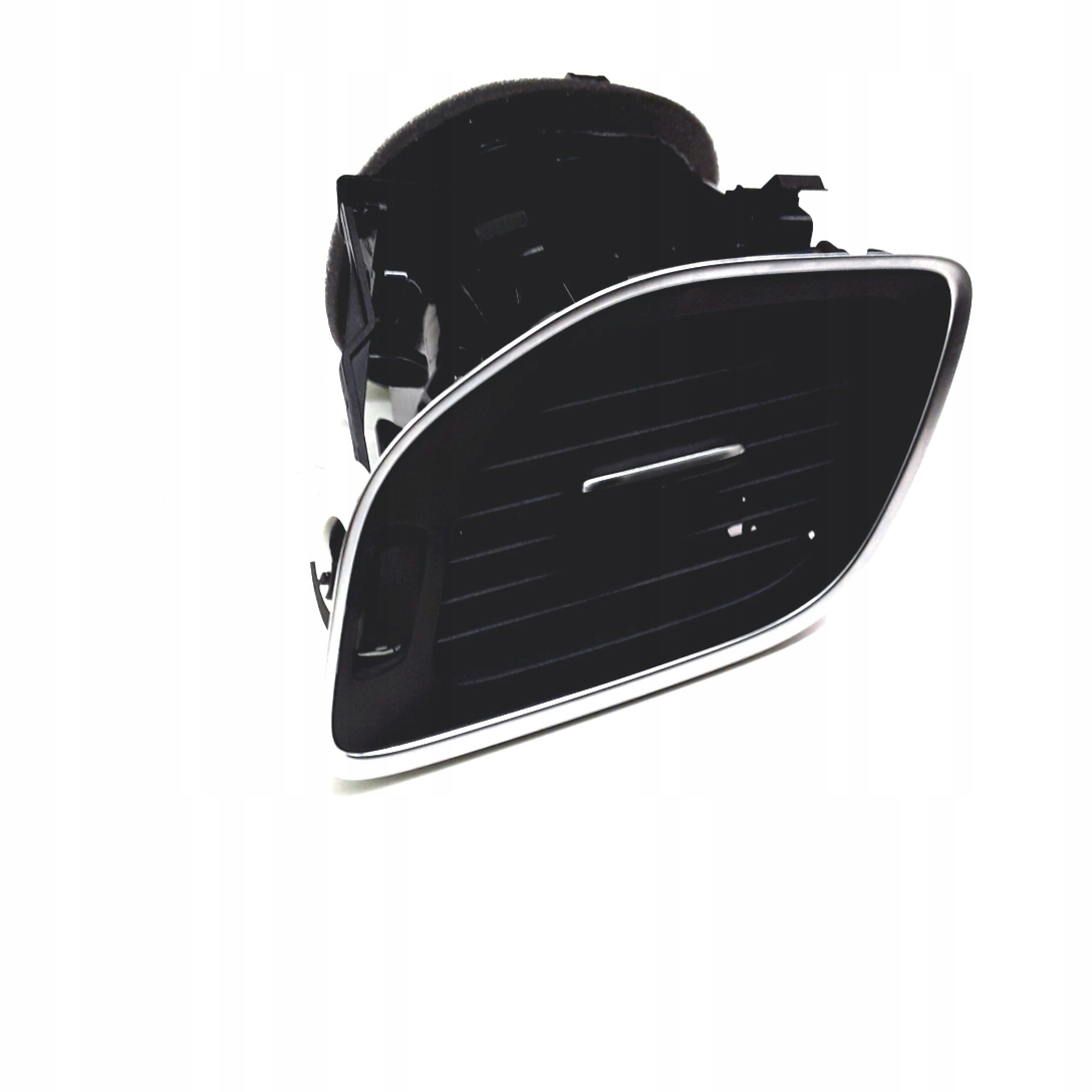 31393996 - VOLVO V40 v40cc права вентиляційна решітка