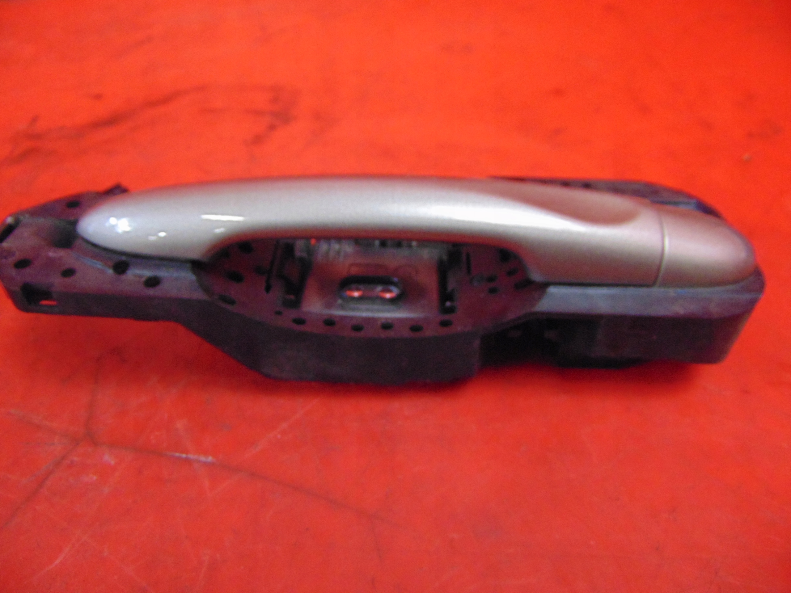 RENAULT LATITUDE 10- handle door right front