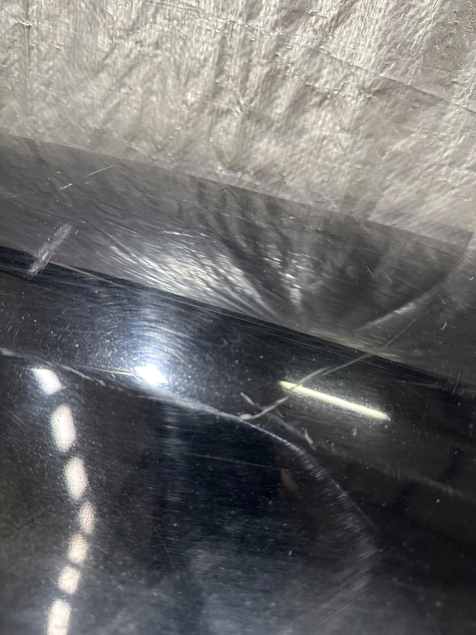 blatník levý předek AUDI A4 B6 cerný