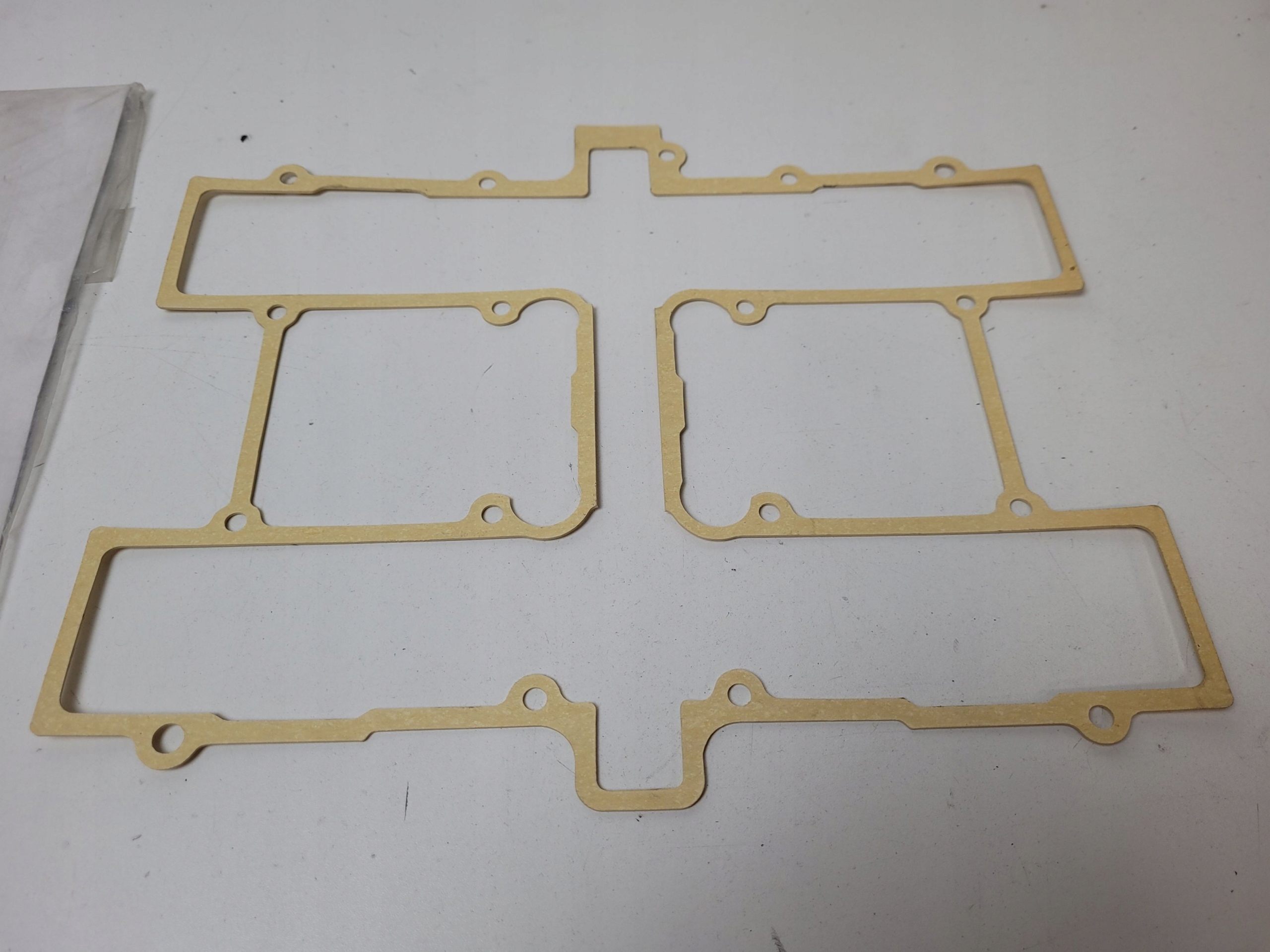 SUZUKI GS 650 81-83 USZCZELKA POKRYWY ZAWORÓW ORYGINAŁ SUZUKI Numer katalogowy części 11173-34212