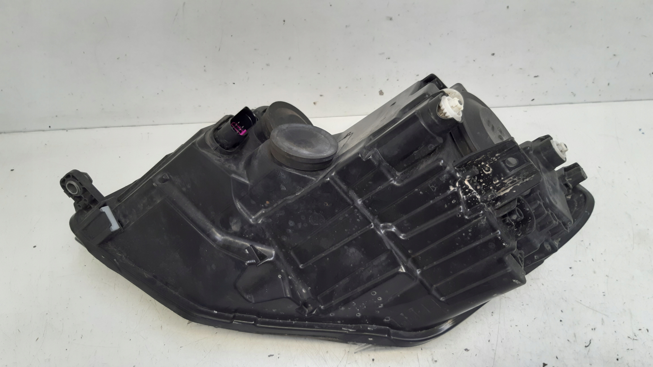 Feux phare Droite Avant europa HELLA VW Caddy