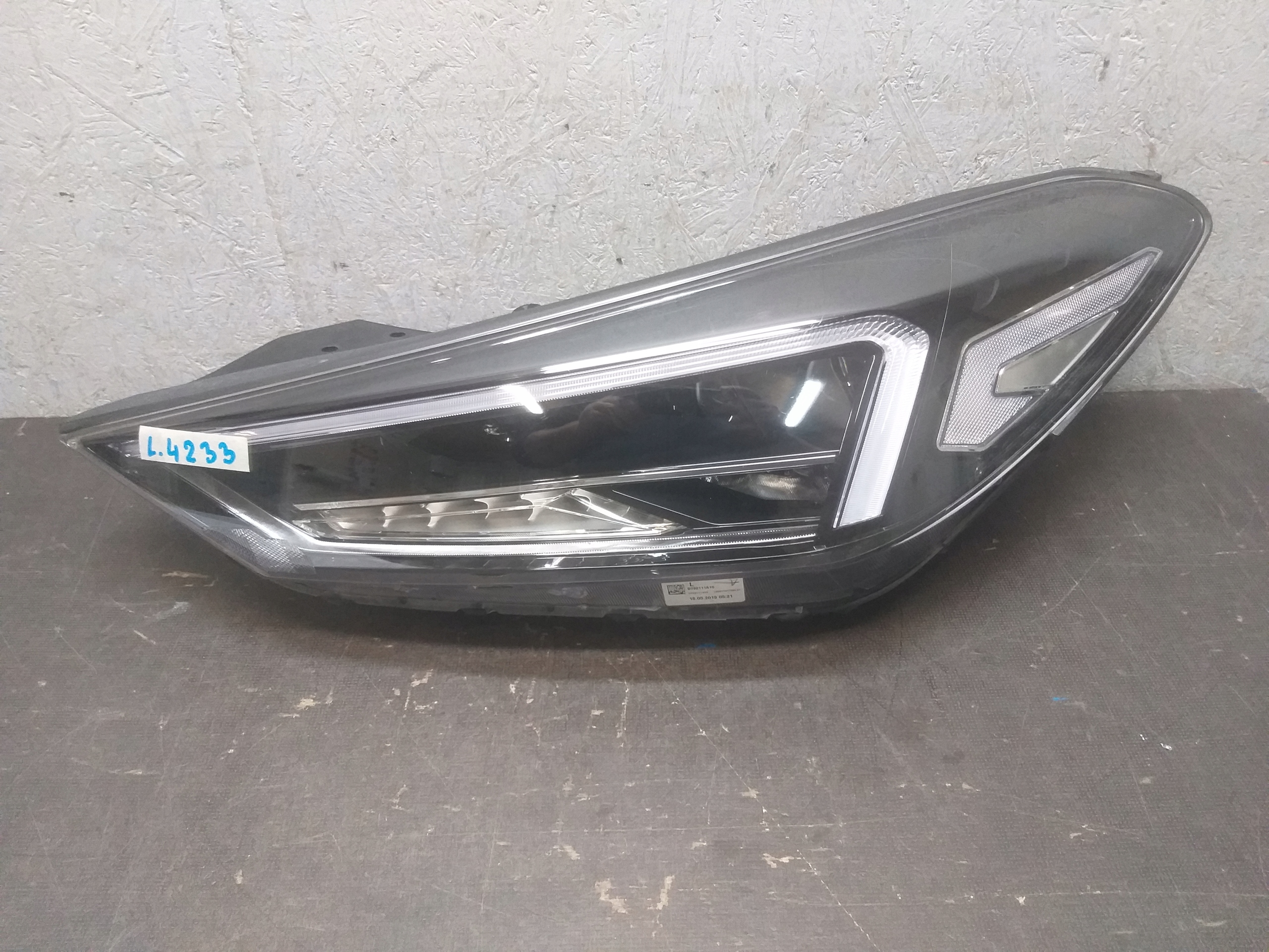 light front left HYUNDAI TUCSON III 3 LIFT FULL LED 18- 92101D7700