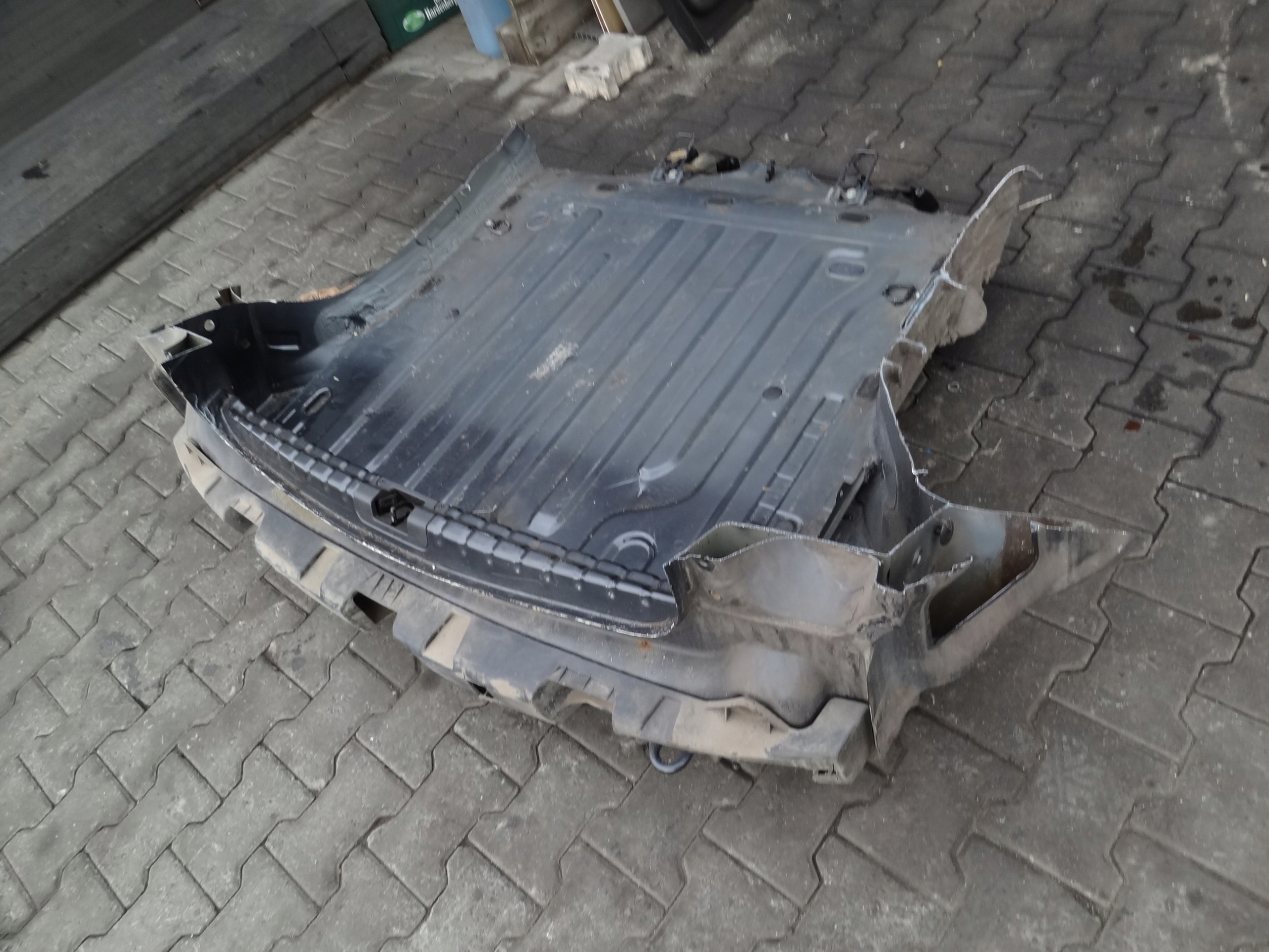 DACIA DUSTER 2014 LIFT PAS TYLNY Z PODLOGA SCIANA ORYGINAL Typ samochodu Samochody osobowe