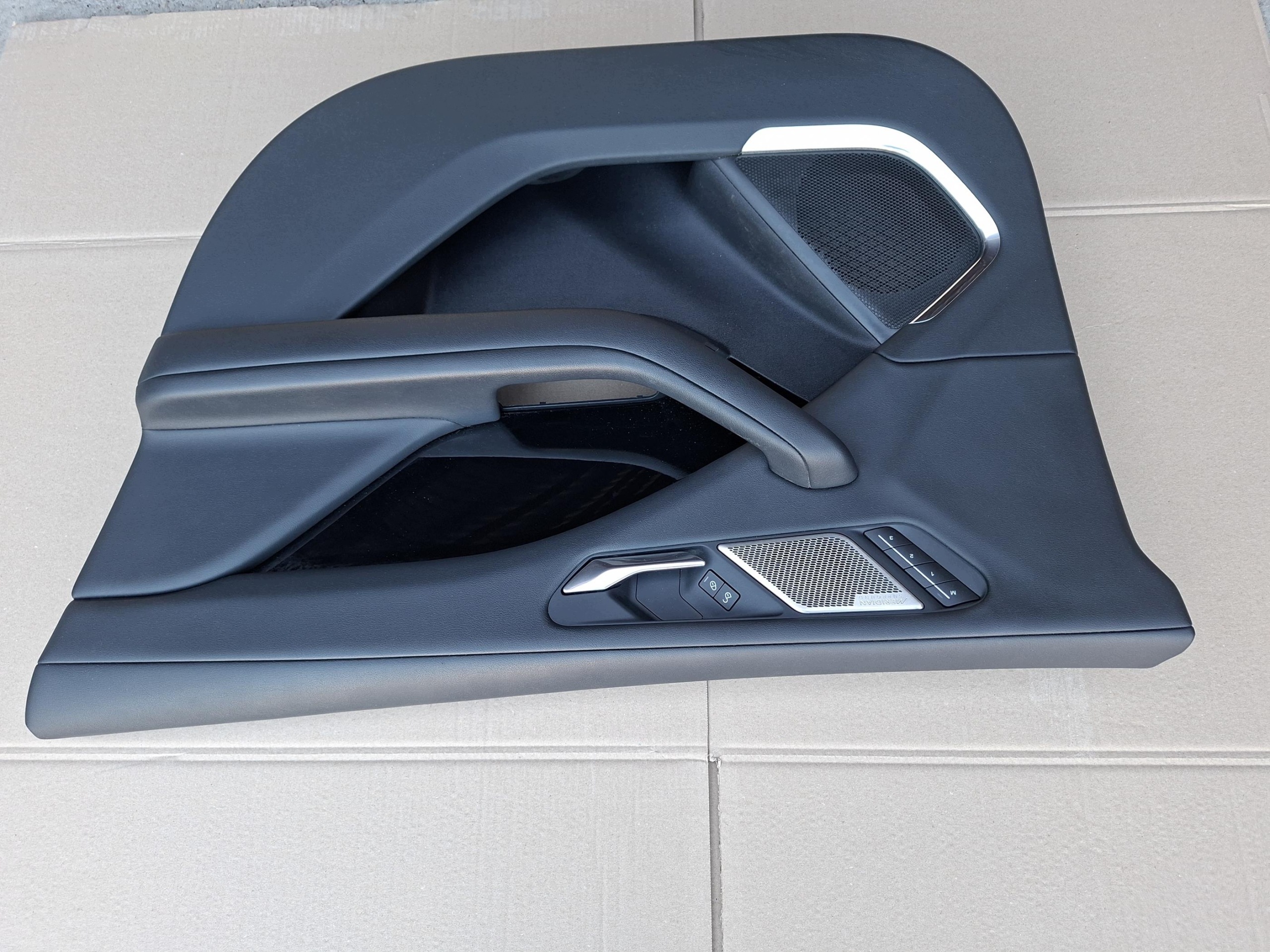 side door front front right upholstery JAGUAR and-PACE X590 EV400