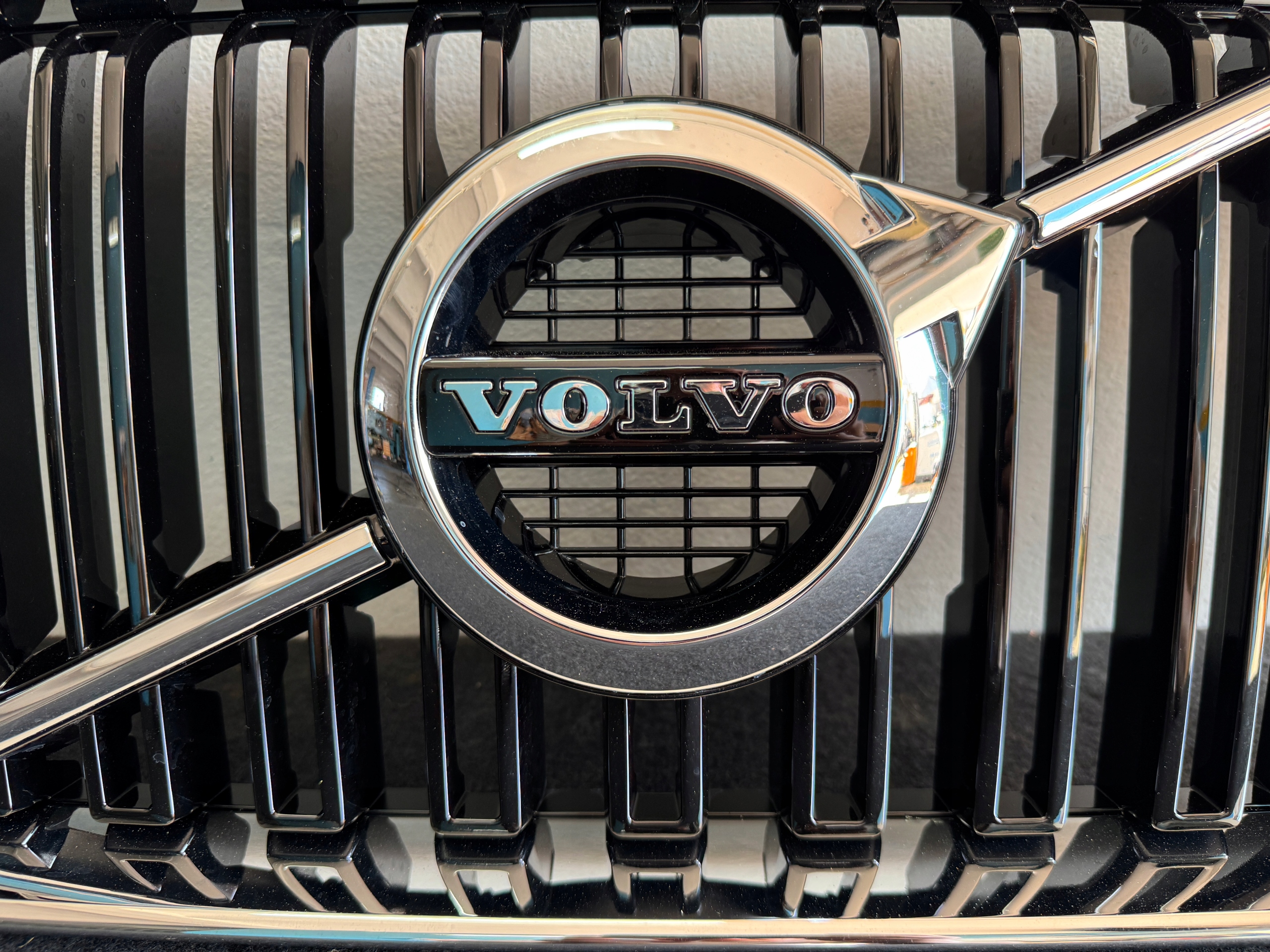 ATRAPA GRILL NOWY ORG. VOLVO XC90 II Producent części Volvo OE