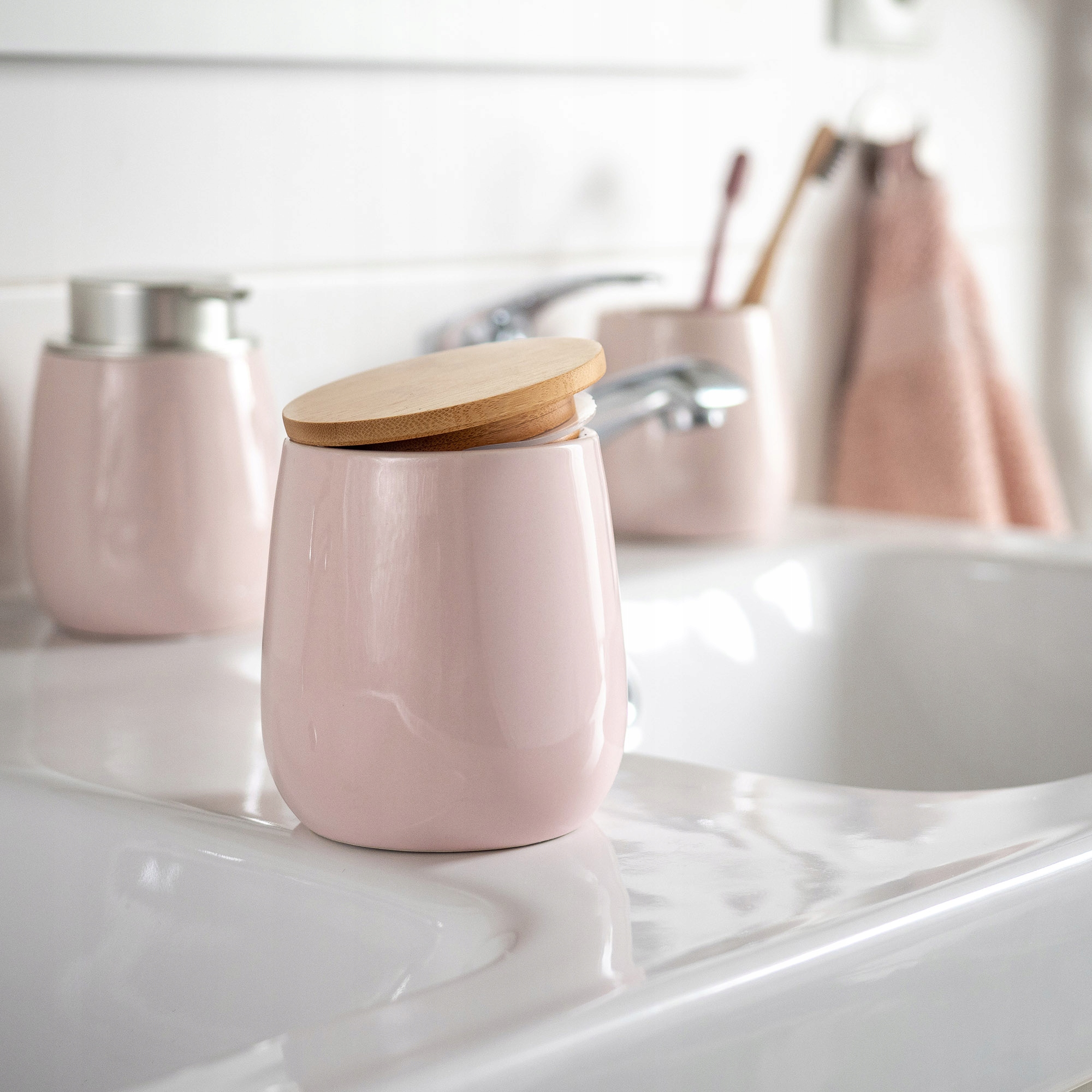 POJEMNIK NA PŁATKI KOSMETYCZNE WACIKI RÓŻOWY Kod producenta K678