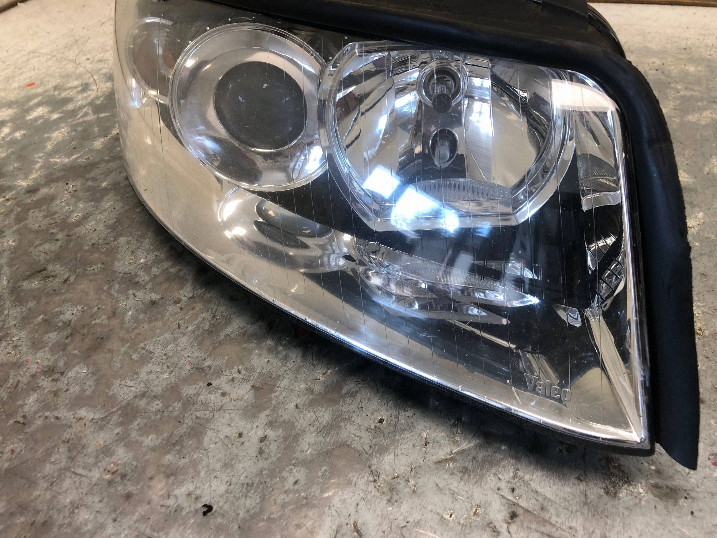 light right front XENON AUDI A4 B6 8E0941004C