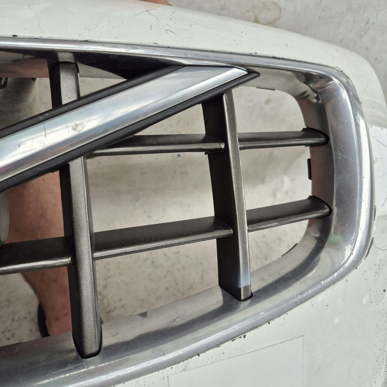 VOLVO XC70 II 07- bumper front front PDC SPR 30678678