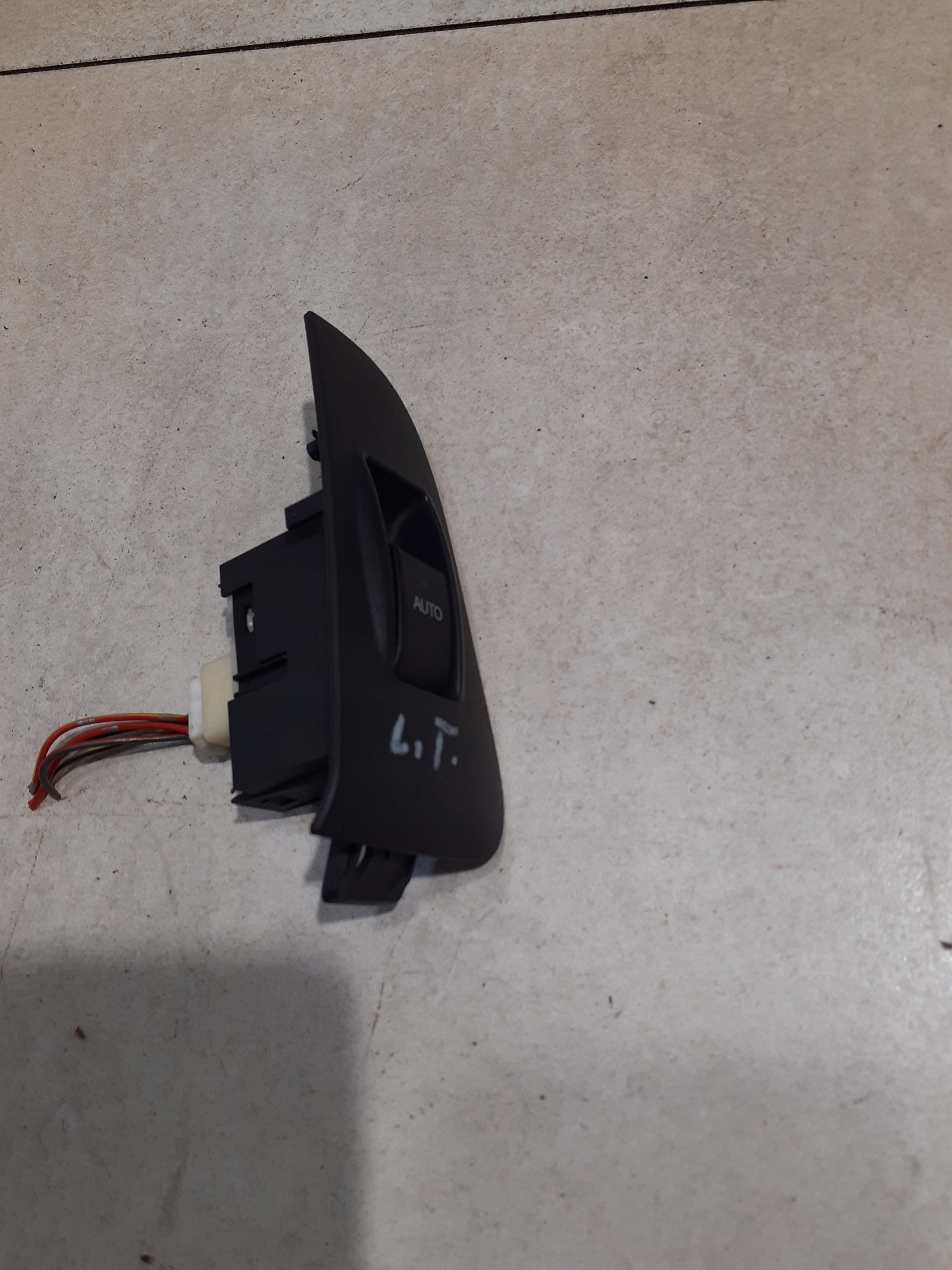 button PANEL windows left rear part TOYOTA AVENSIS T25 2.0 D4D