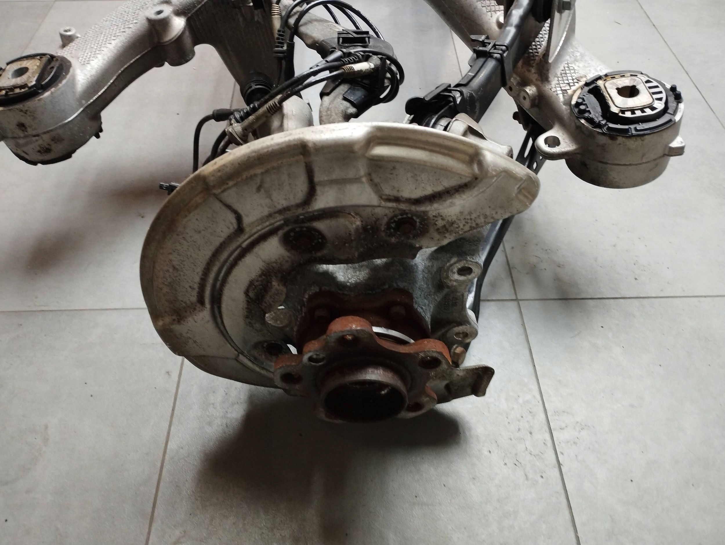 BMW 7 G11 750i sususpension sider rear part axis