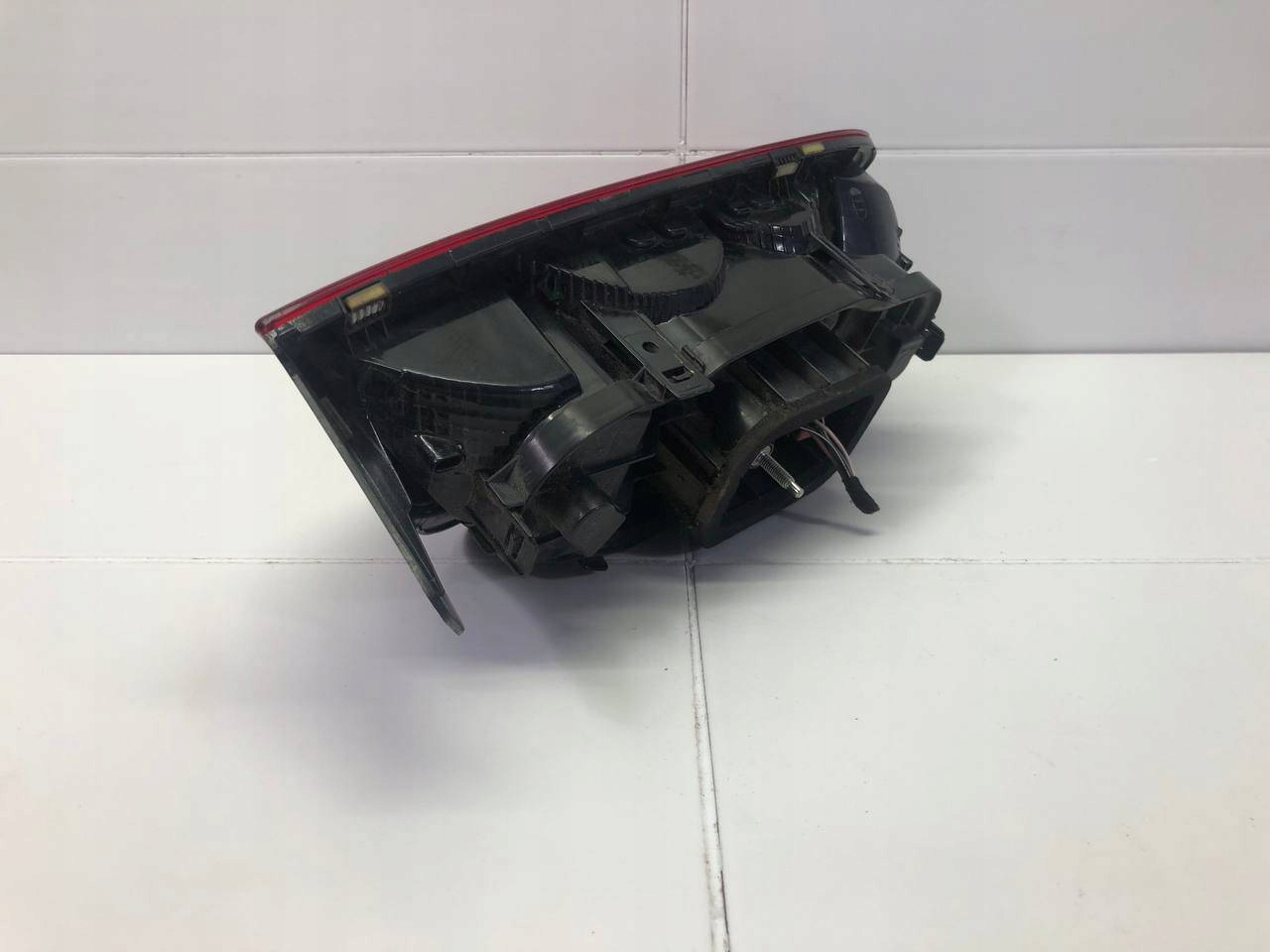 light rear left side Volkswagen Up facelift 2016 1S0945095