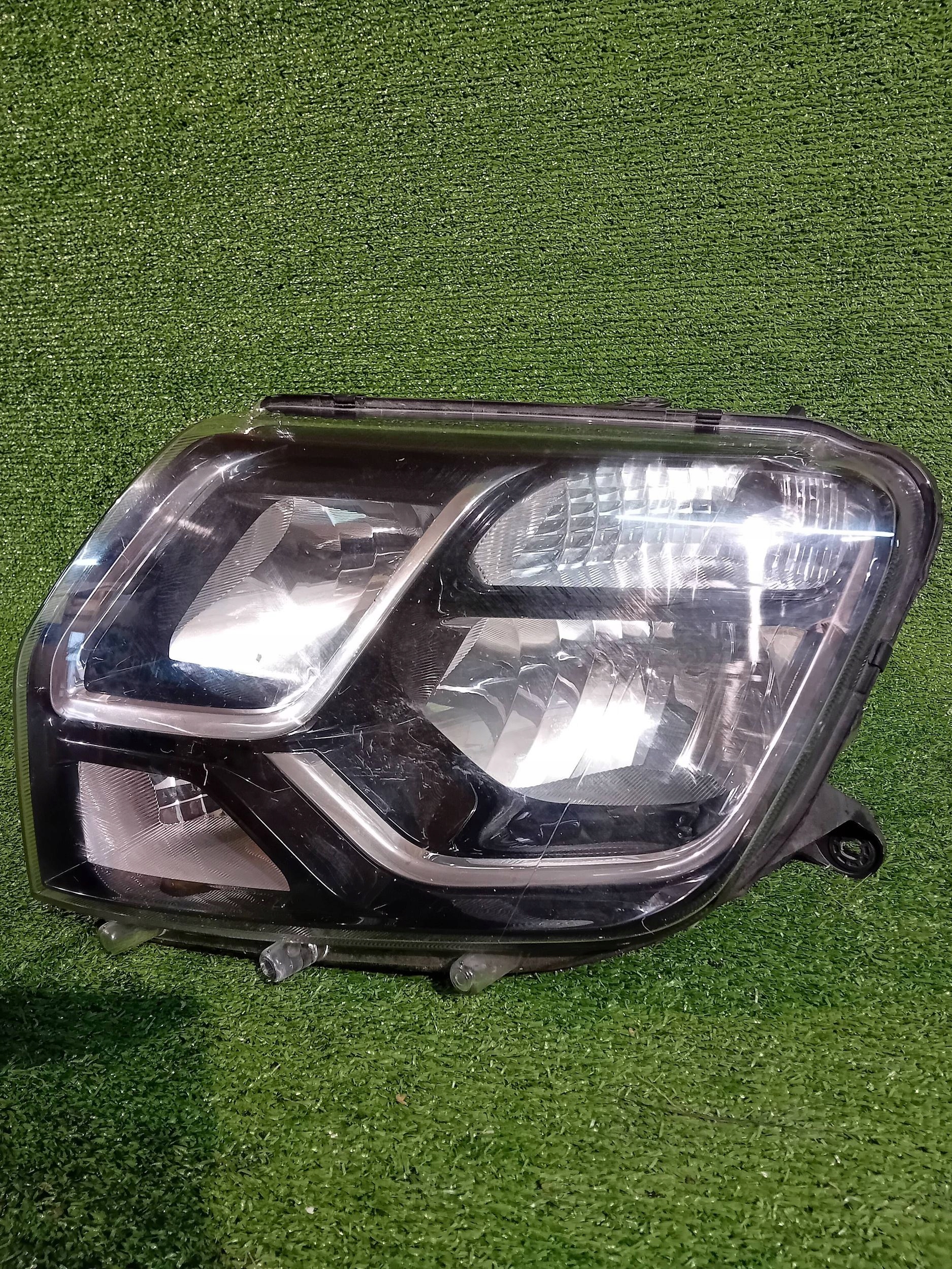 REFLEKTOR left front DACIA DUSTER LIFT 13 - NR.828