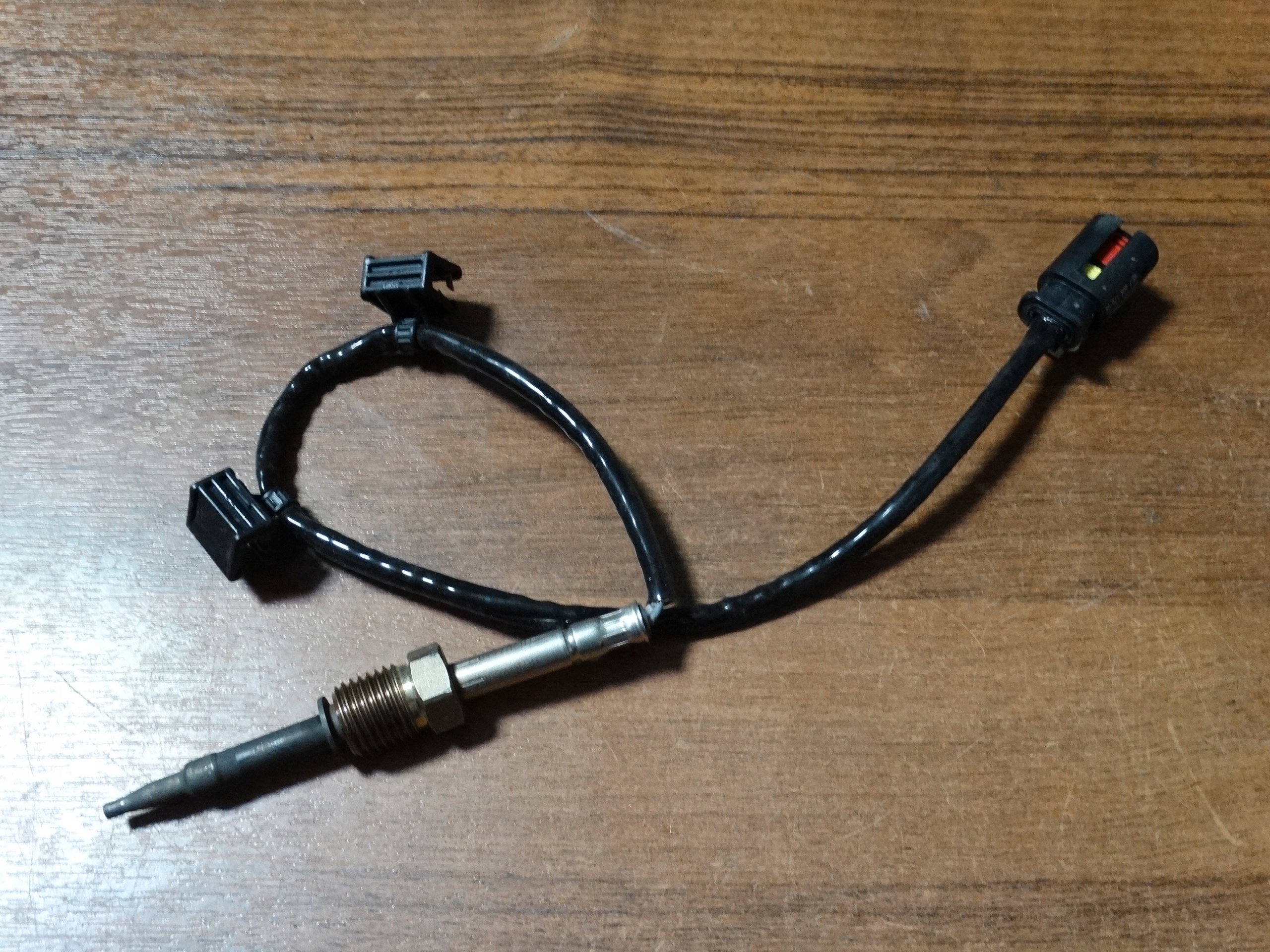 IDEALNY SENSOR TEMPERATURY GASE BMW G30 G31 1