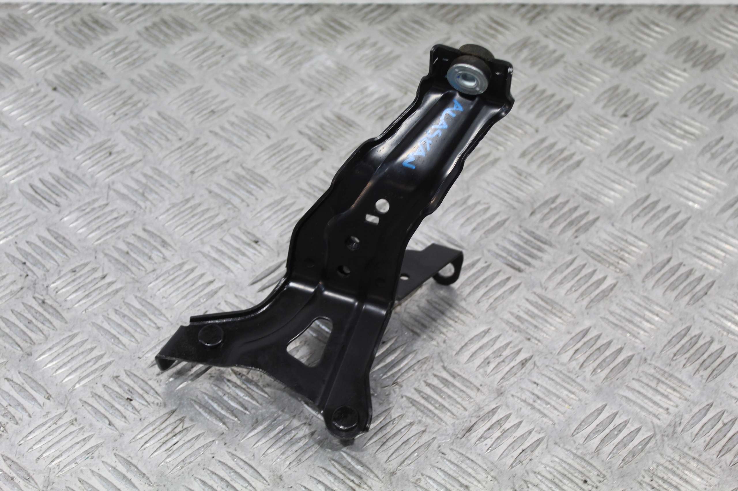 STÜTZE HALTER HALTER RENAULT ALASKAN