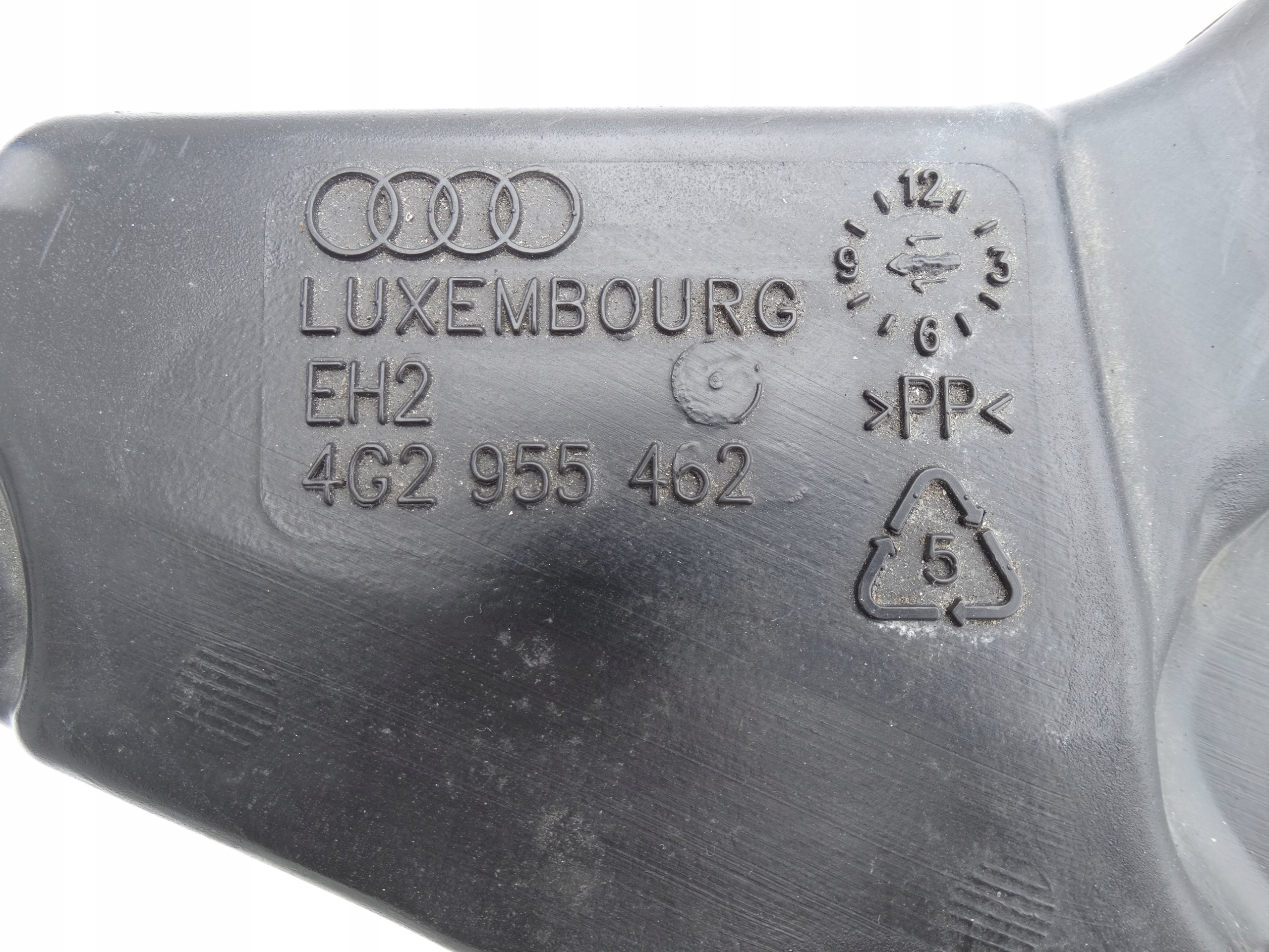 AUDI A6 C7 A7 SKODA OCTAVIA III washer fluid tank pump original