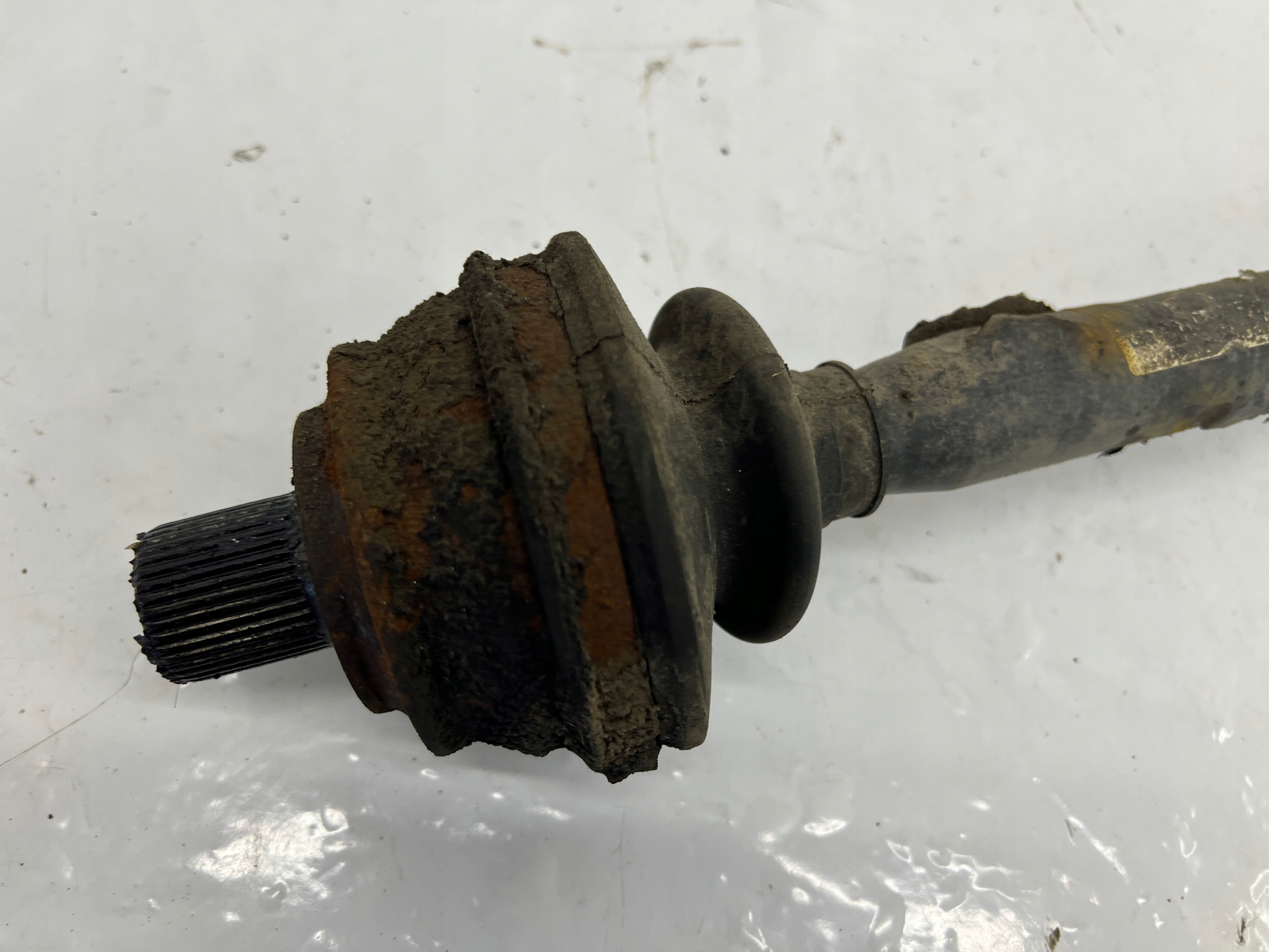 semi-axis left /right rear part AUDI A6 C6 2.7 3.0 4F0501203B