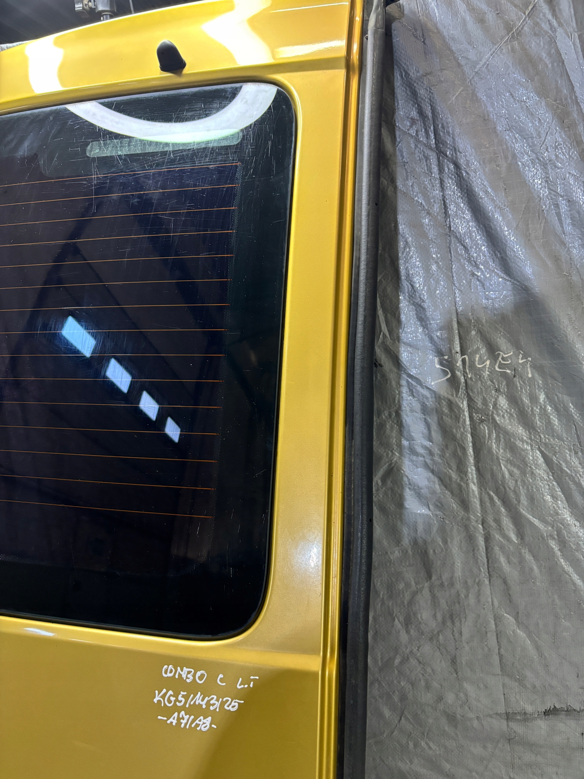 Tür links heck Opel Combo C Tour k: Z40D