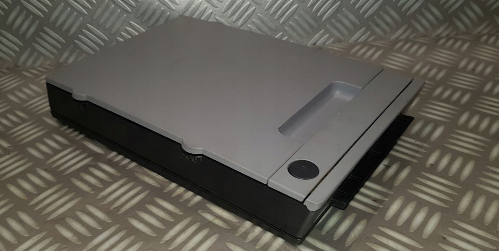 BMW 5 E60 E61 бардачок дивана зад на Grau 7160551