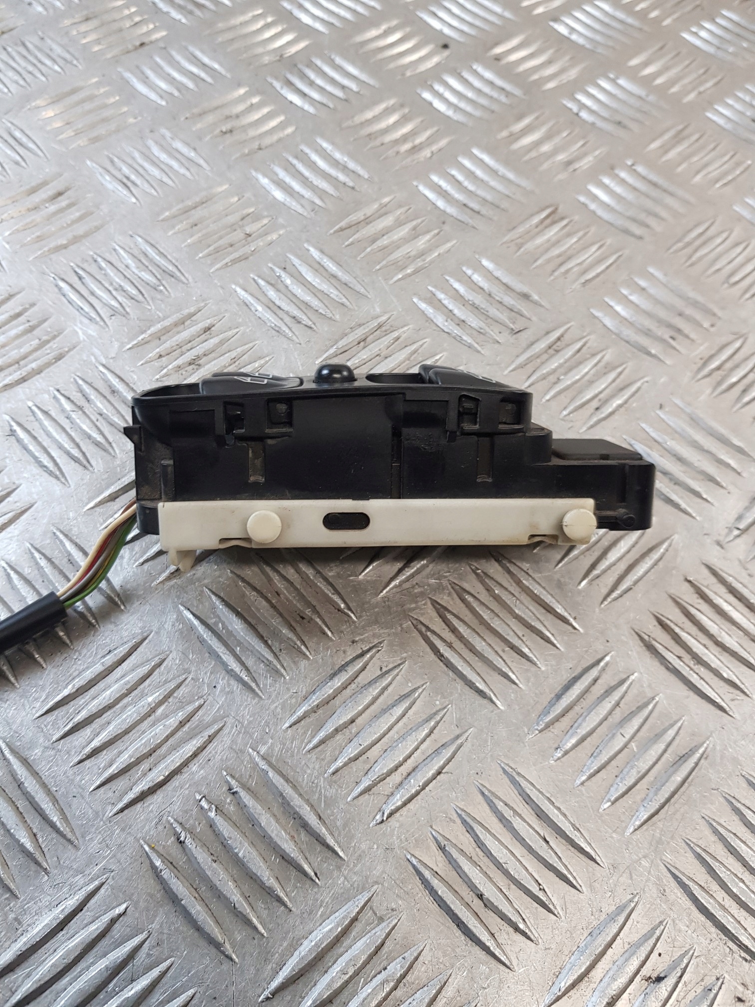 PANEL window control switch A2038210479 MERCEDES W203 KOMBI 03R