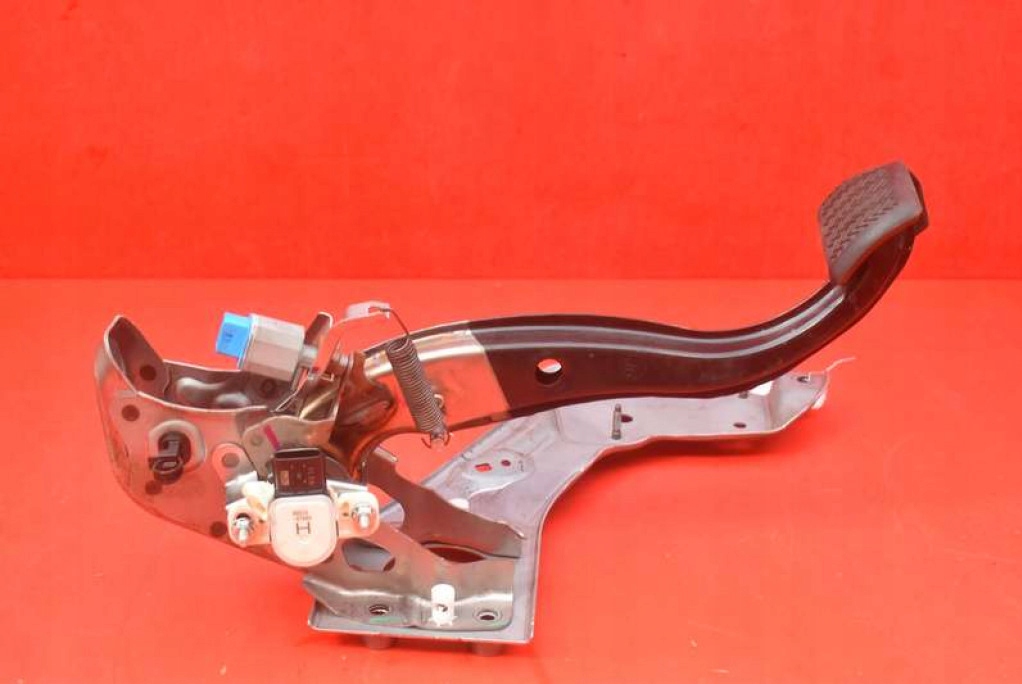 PEDAL pedale Bremse AUTOMAT TOYOTA COROLLA E21 19