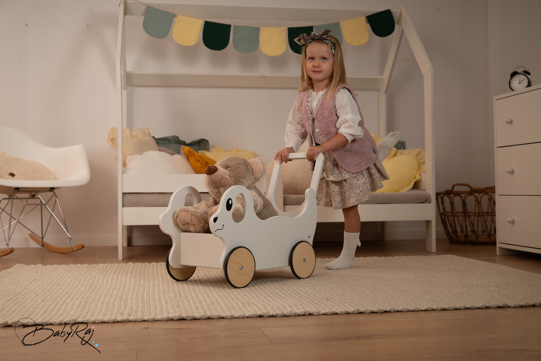 Jeździk , pchacz pojemnik wózek na zabawki - auto beż Marka Baby-Raj