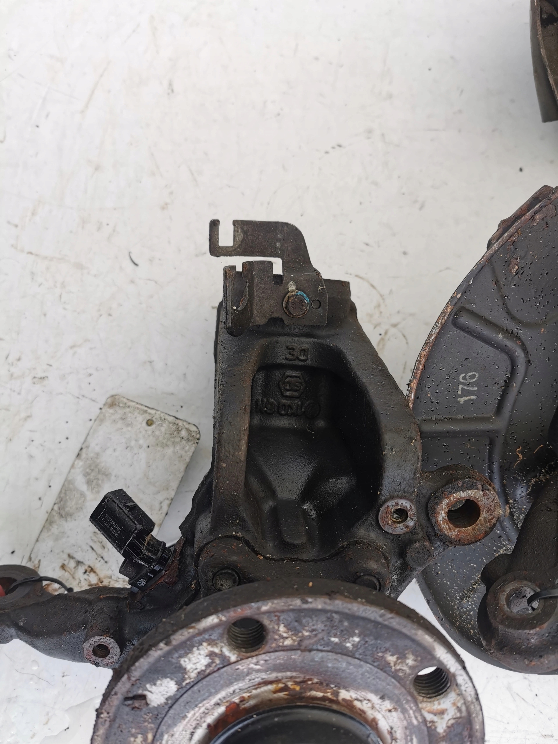VW CADDY swing right JARZMO OSOBNO original