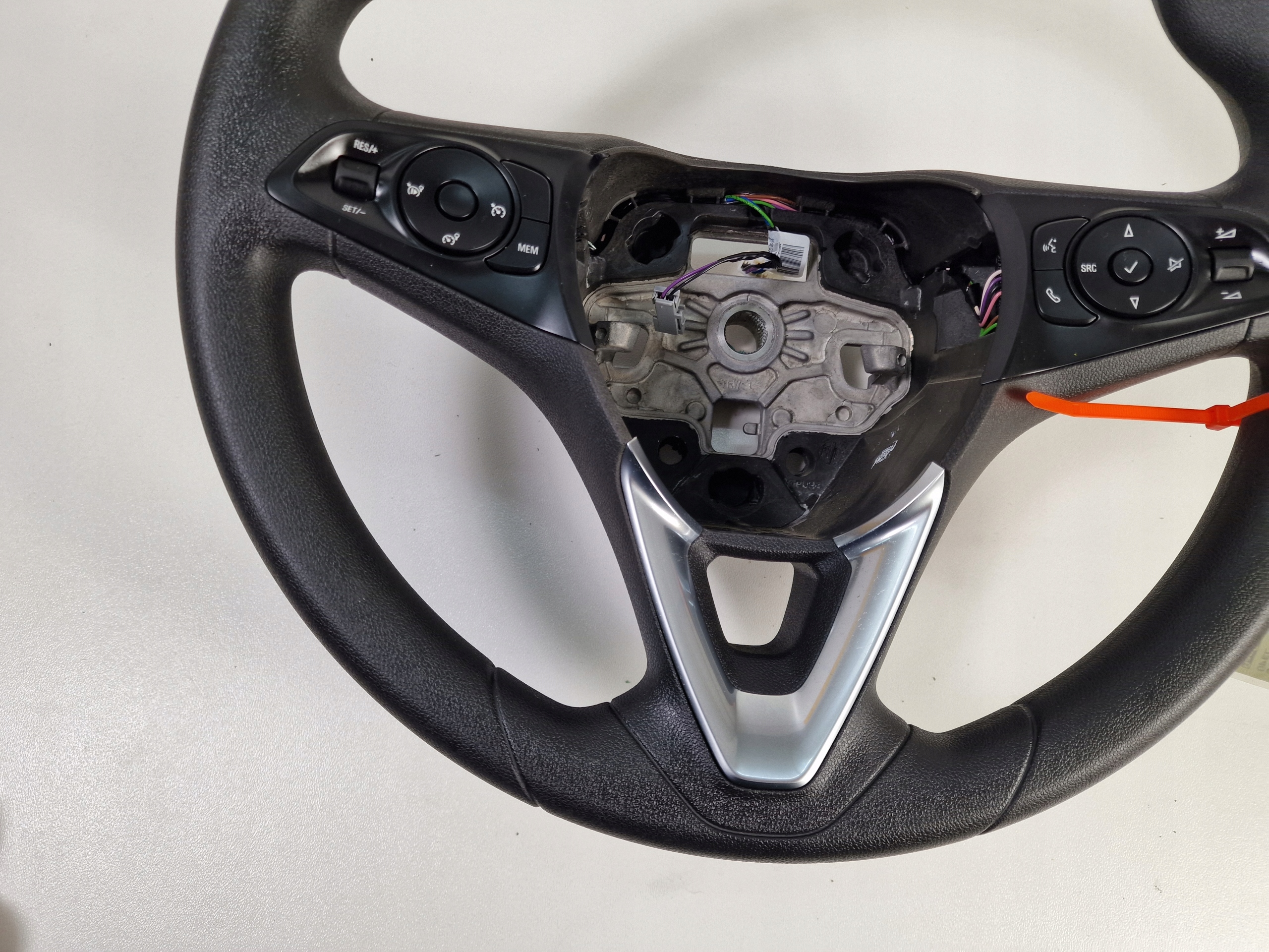 KIEROWNICA MULTIFUNKCJA OPEL CROSSLAND X Typ samochodu Samochody osobowe