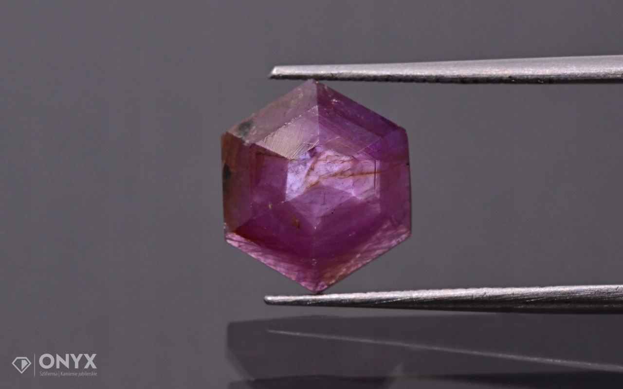 Rubín fazetovaná rozeta hexagon 10x10 mm