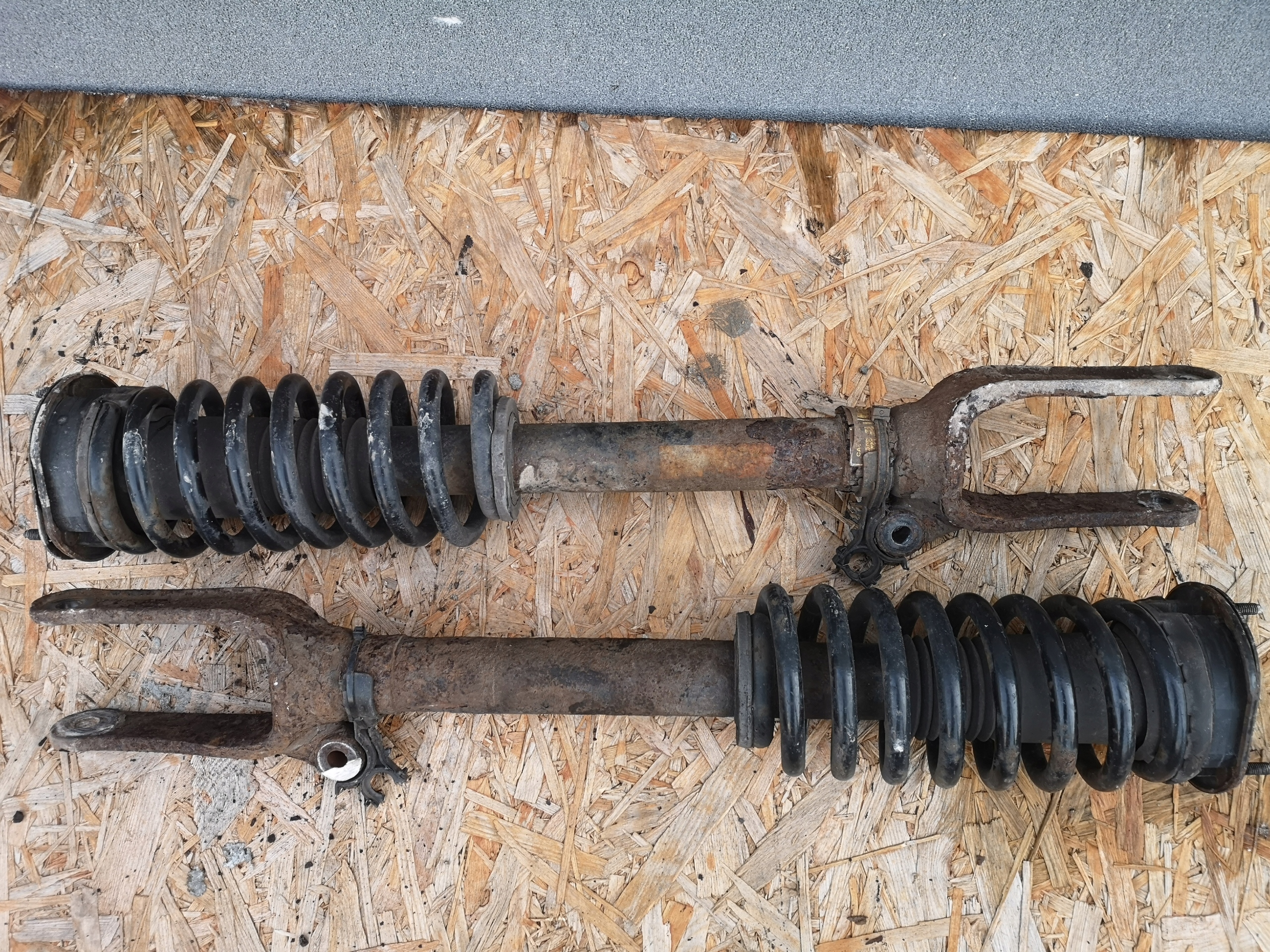 Амортизатор лівий правий передній Mercedes W251 R-Class