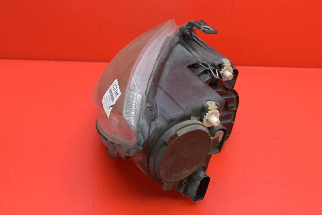 REFLEKTOR left light front EU 5P1941005A SEAT TOLEDO 3 III 04-10