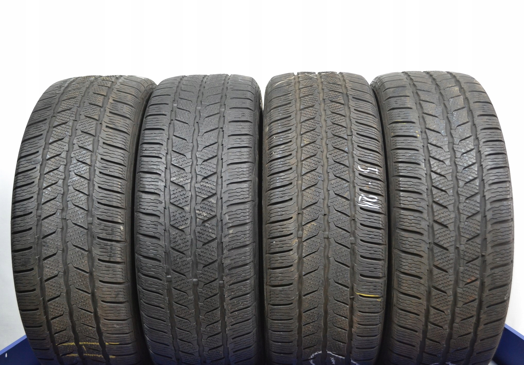 225 / 55R17C CONTINENTAL VANCONTACTWINTER 4шт 6557z