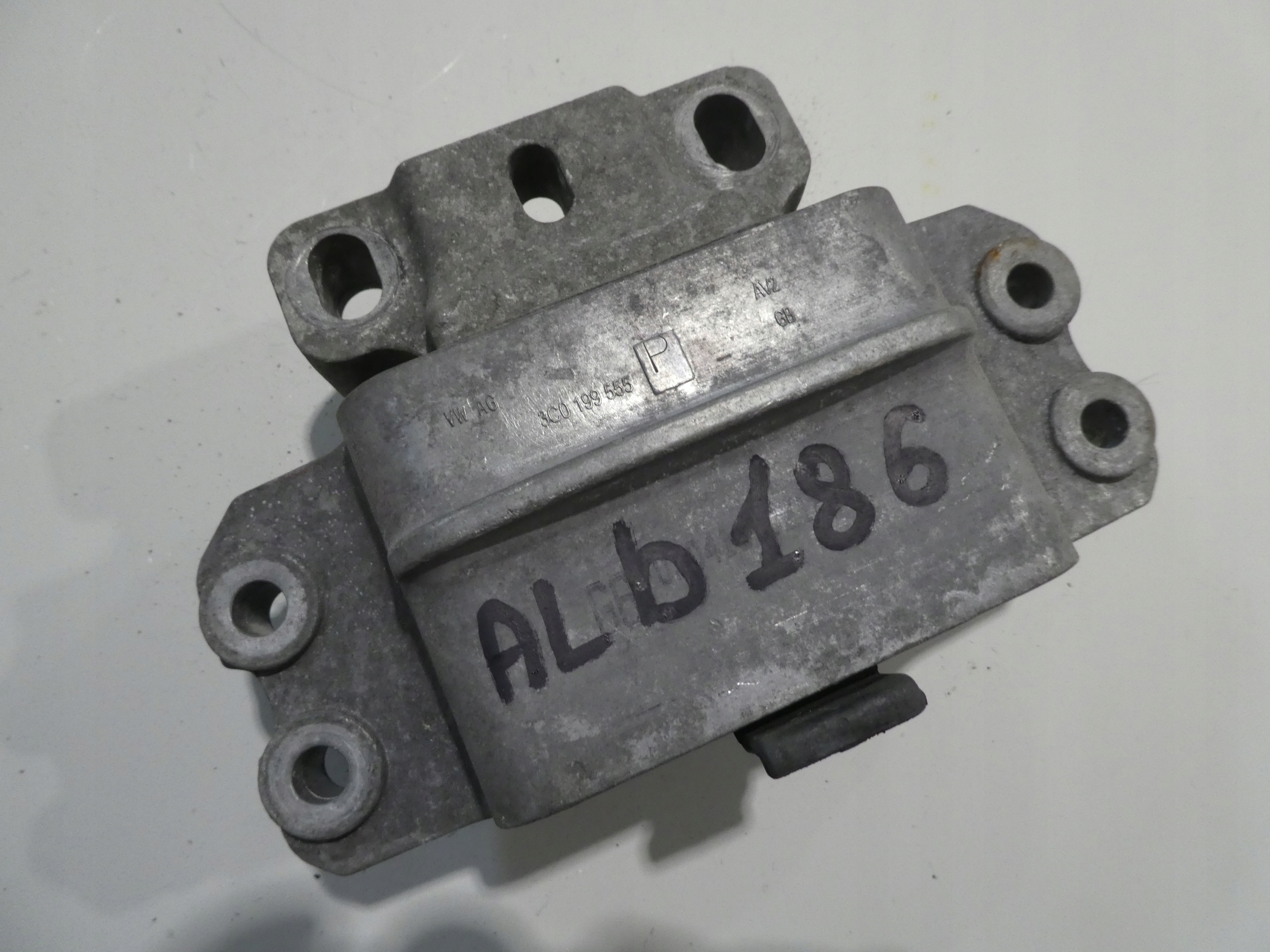 VW AUDI SKODA Airbag Getriebehalter 3C0199555P