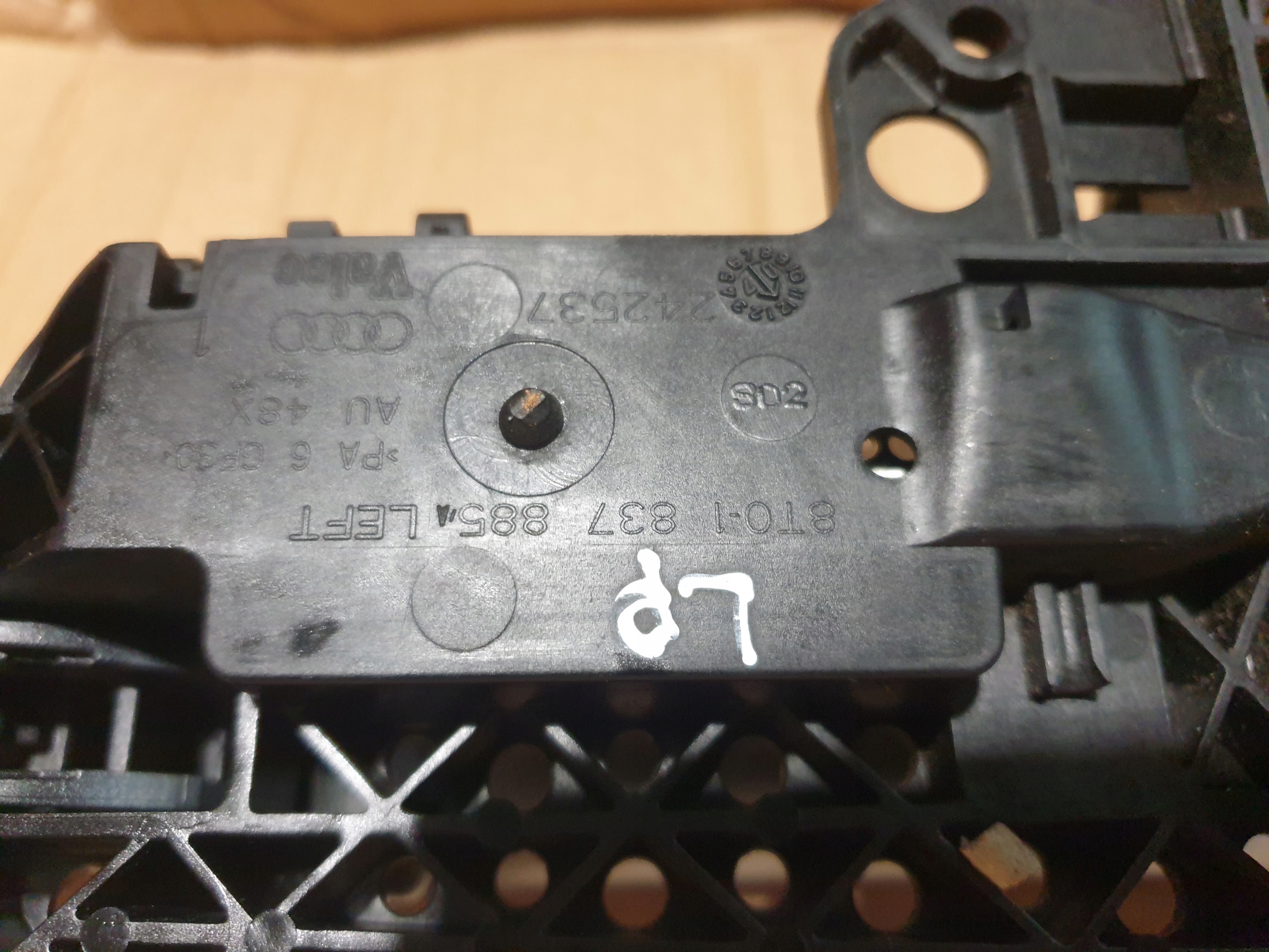 handle left front door AUDI A4 A5 B8 2008- 8T0837885A
