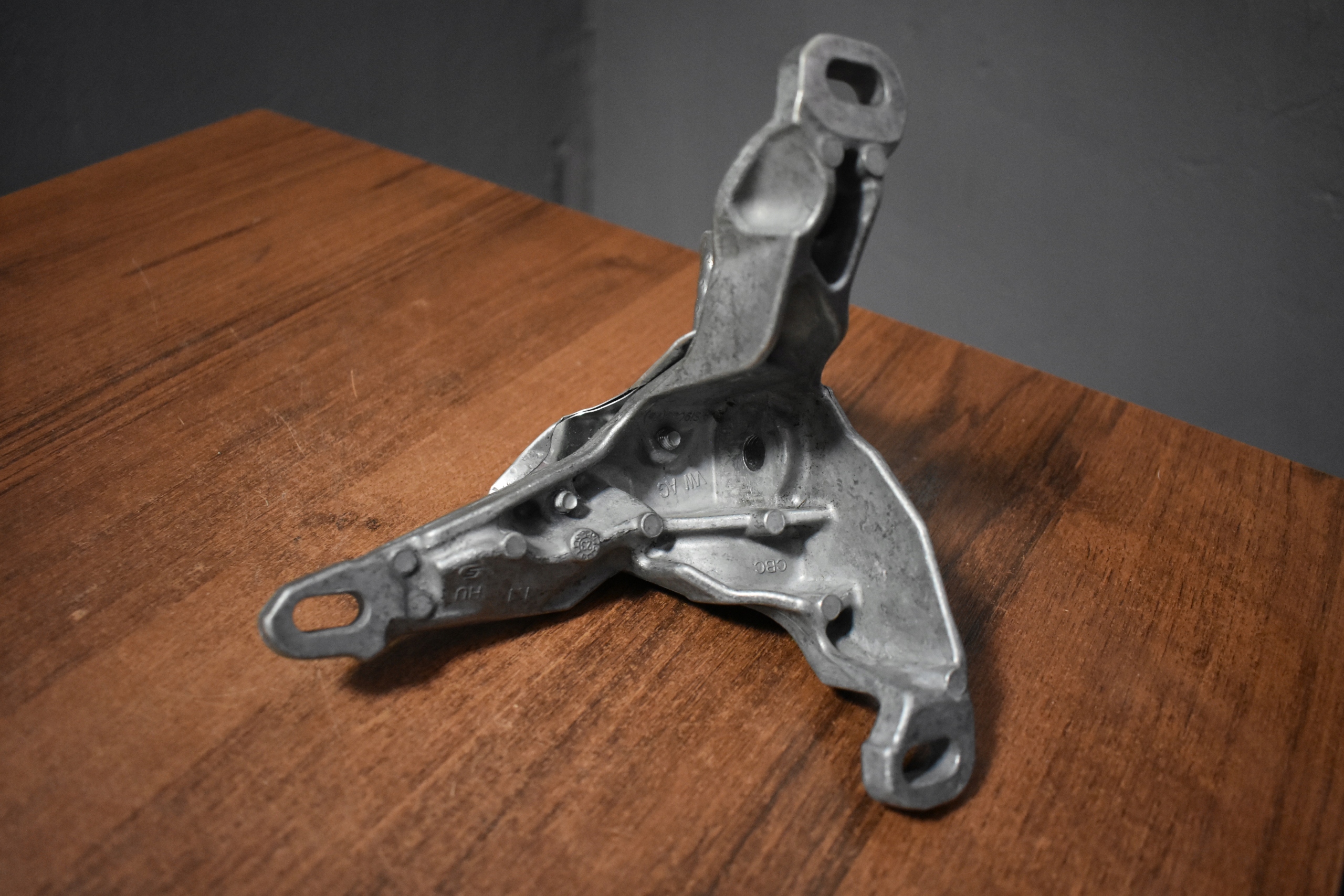 IDEALNA SUPPORTO CAMBIO INGRANAGGI AUDI A8 D5 1