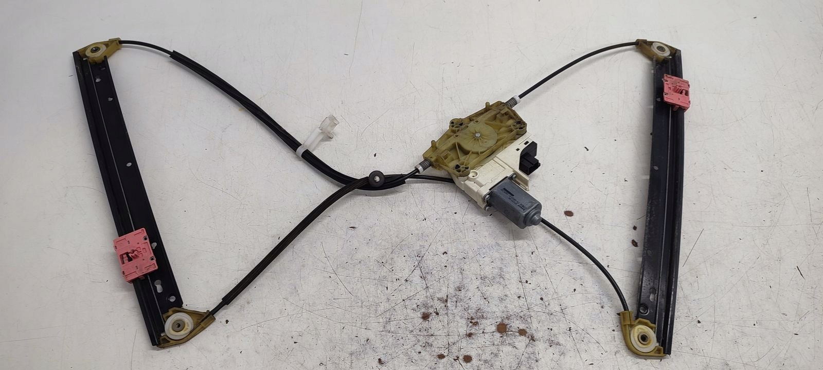 mécanisme essuie glaces droite avant mécanisme Audi A6 C6