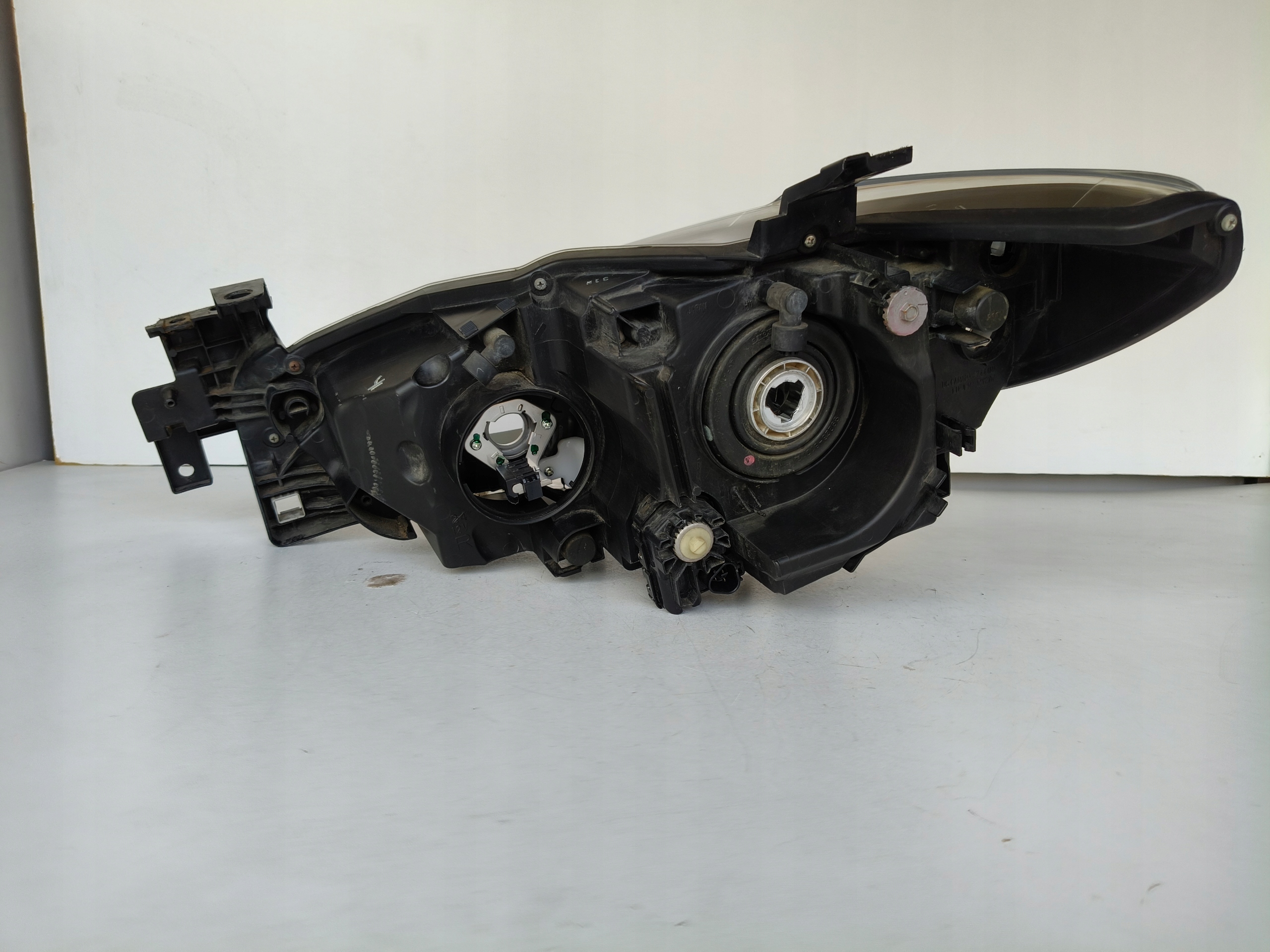 light right REFLEKTOR MAZDA 6 GJ 12