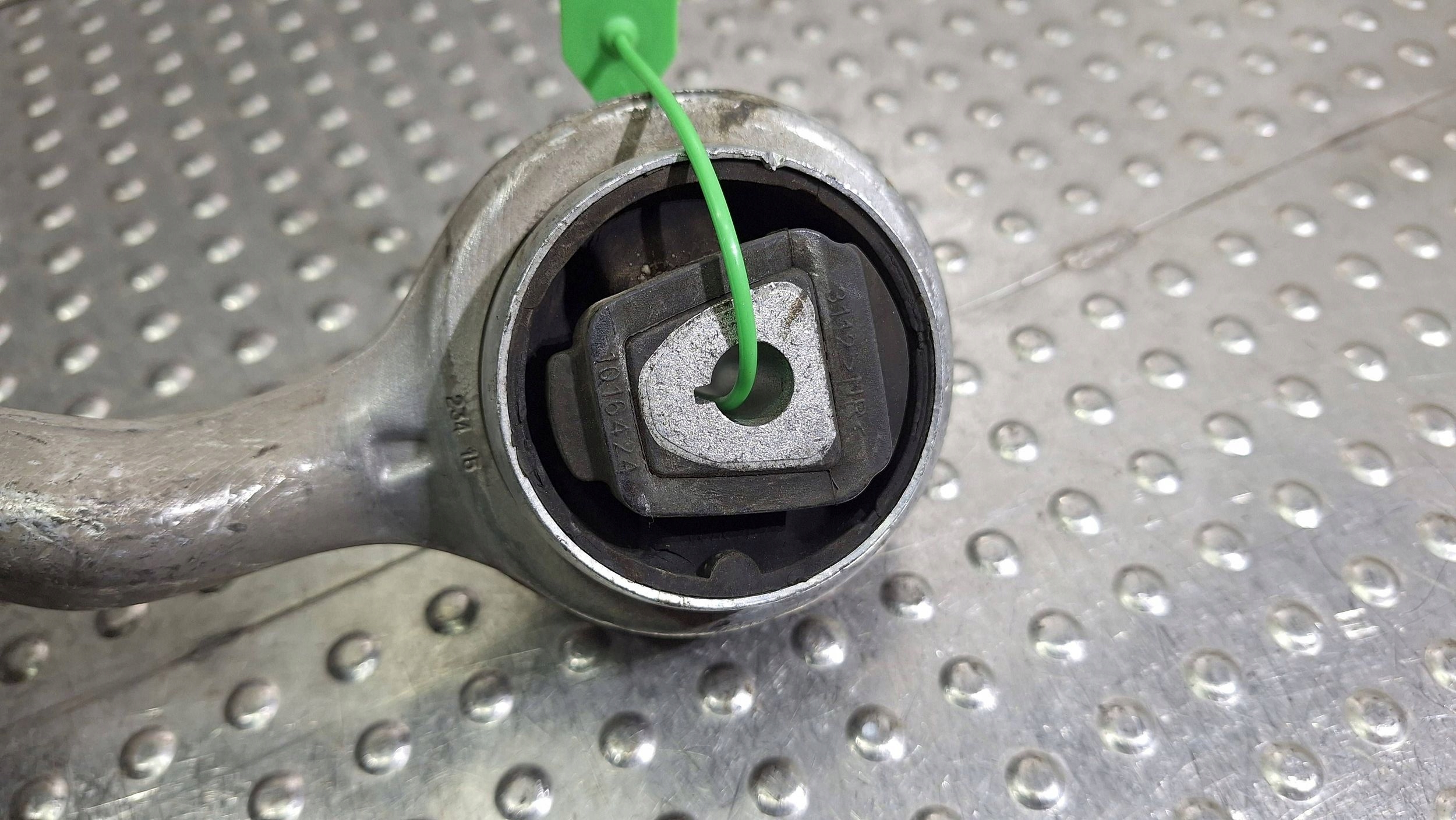 Querlenker links vorne 6763707 BMW E81 E82 E87 E88 E89 E90 E91 E92 E93 X1 E84