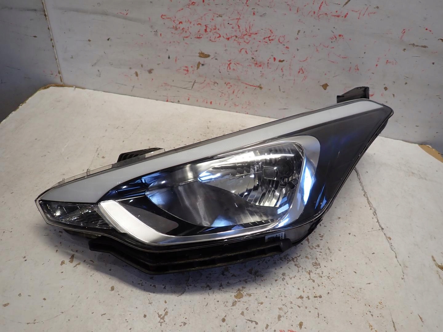 light front front left HYUNDAI I20 II 2015- 92101-C8