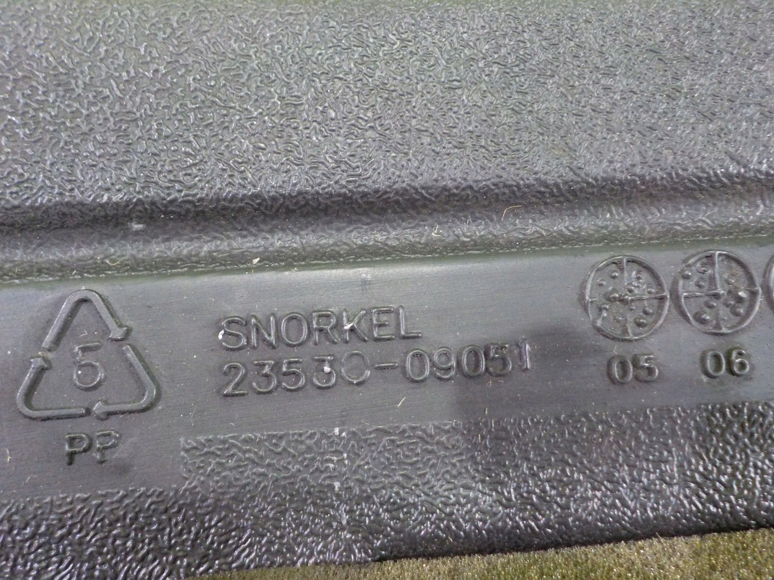 KYRON LIFT 2.0 D wlot dolot powietrza 23530-09051 Typ samochodu Samochody osobowe