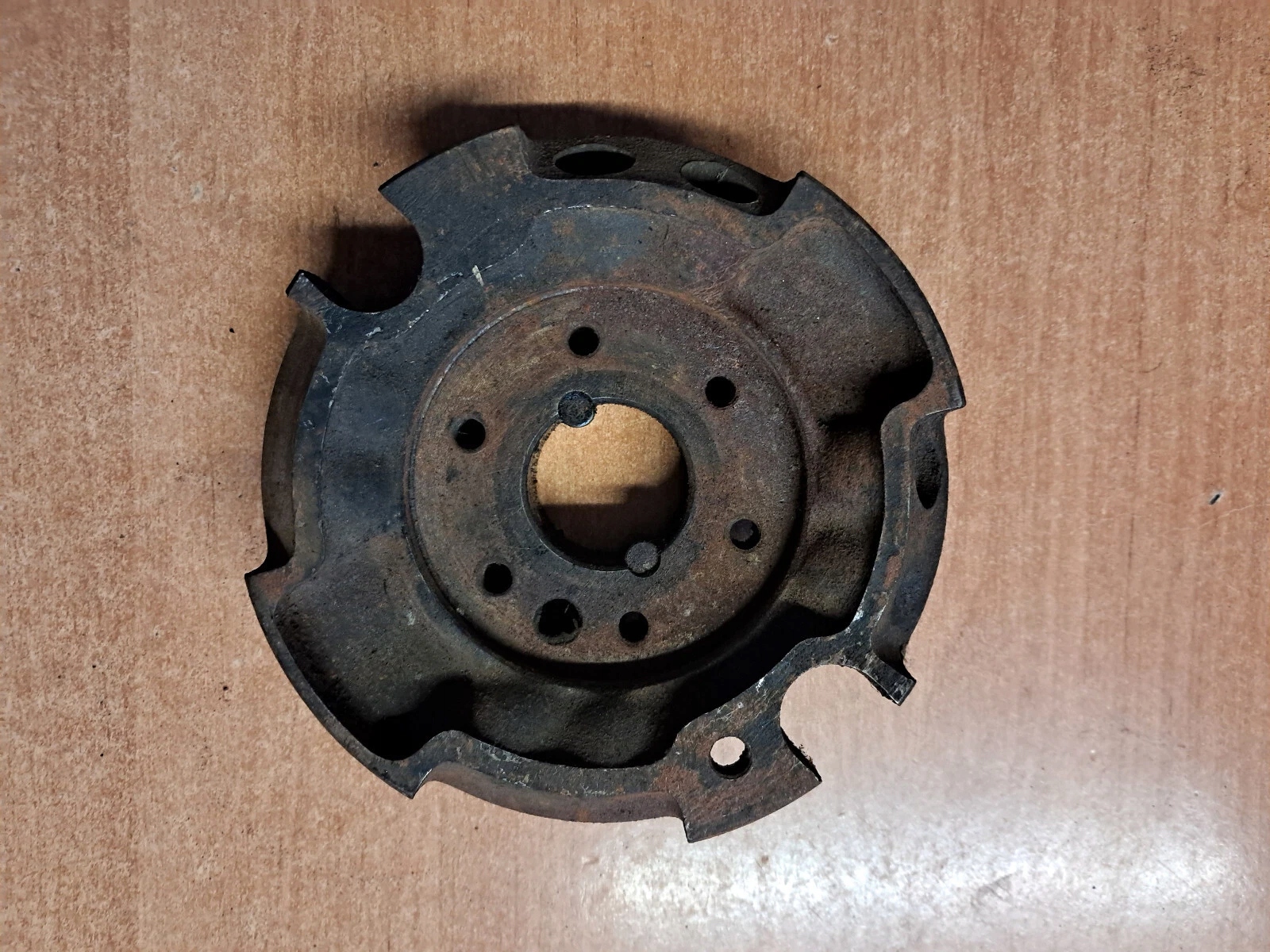 crank pulley MERCEDES W123 3,0D 6170310007